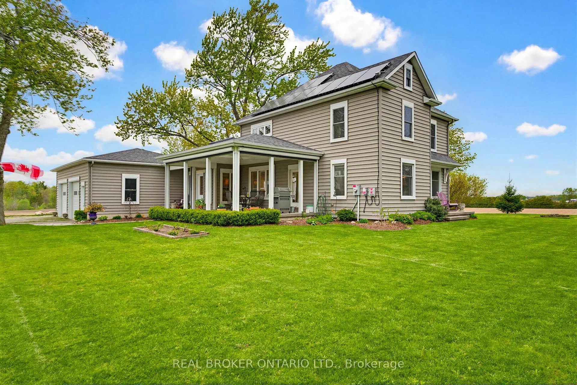 Photo 3 of 31 Maple Avenue S, Brant, Burford — HOMEH