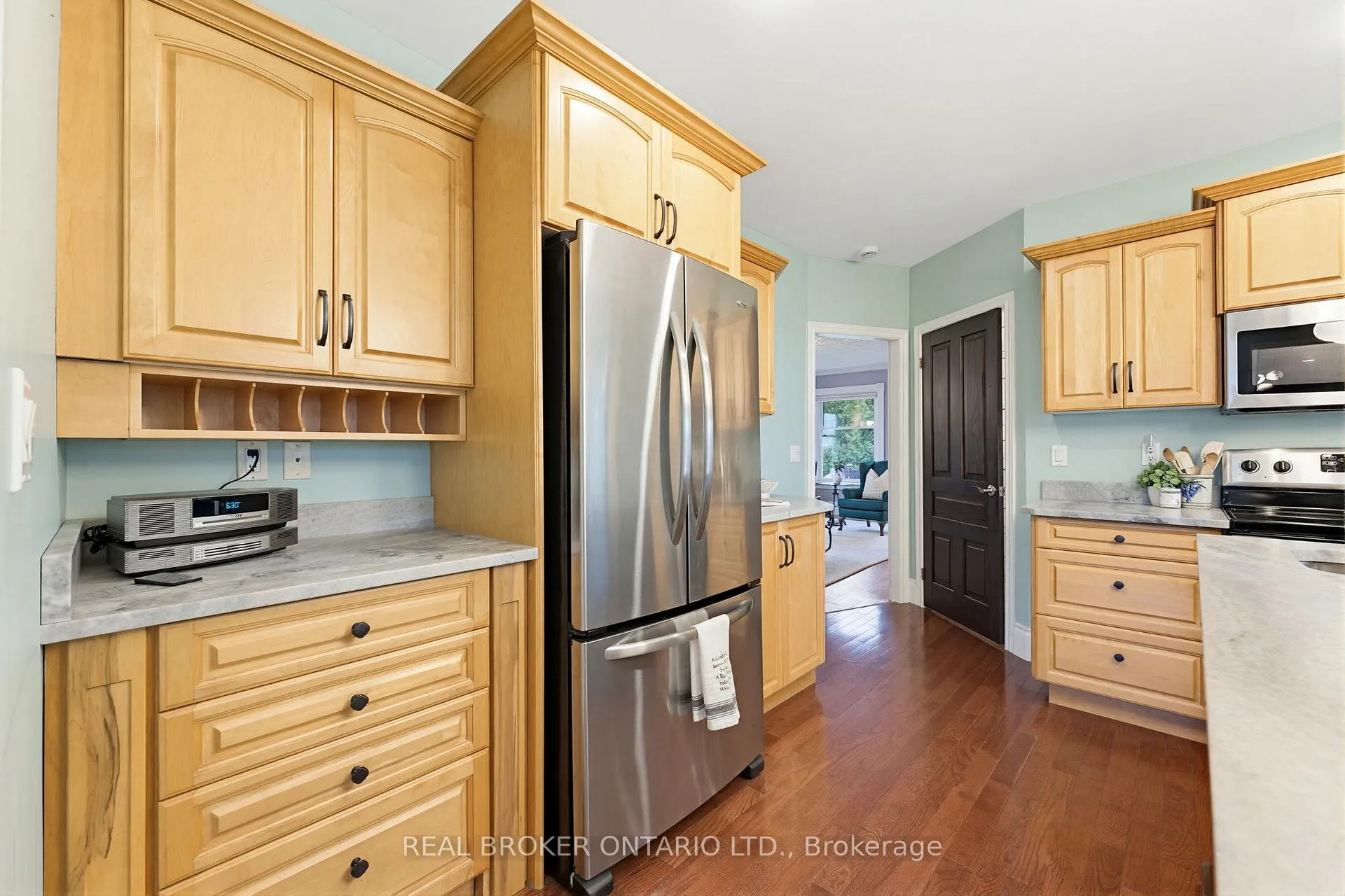Photo 9 of 31 Maple Avenue S, Brant, Burford — HOMEH
