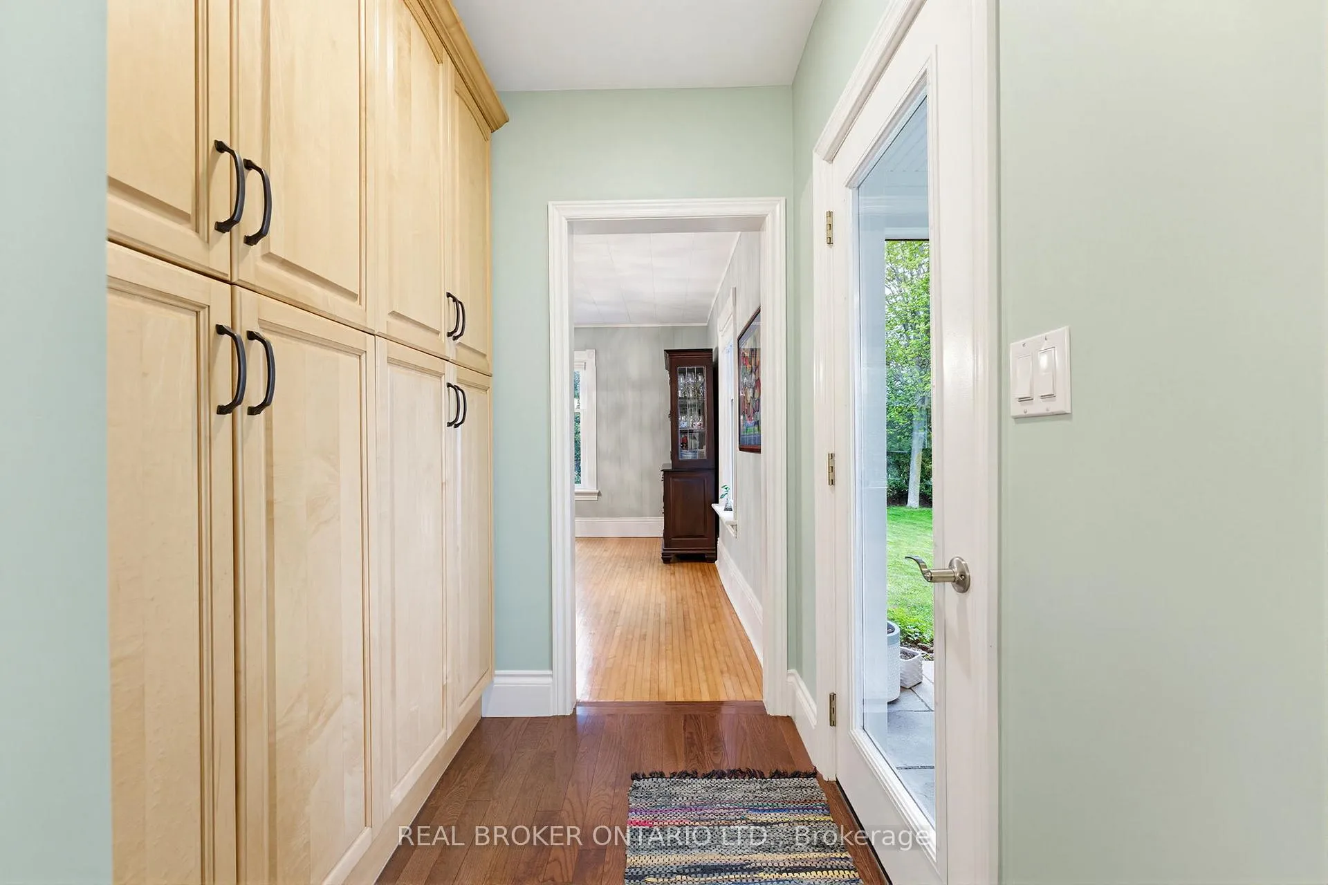 Photo 11 of 31 Maple Avenue S, Brant, Burford — HOMEH