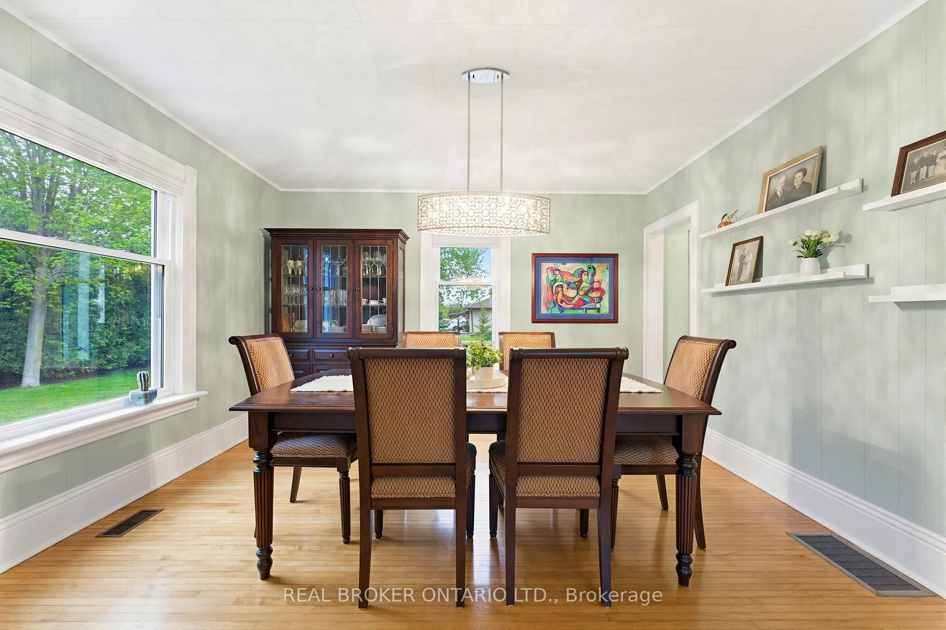 Photo 12 of 31 Maple Avenue S, Brant, Burford — HOMEH