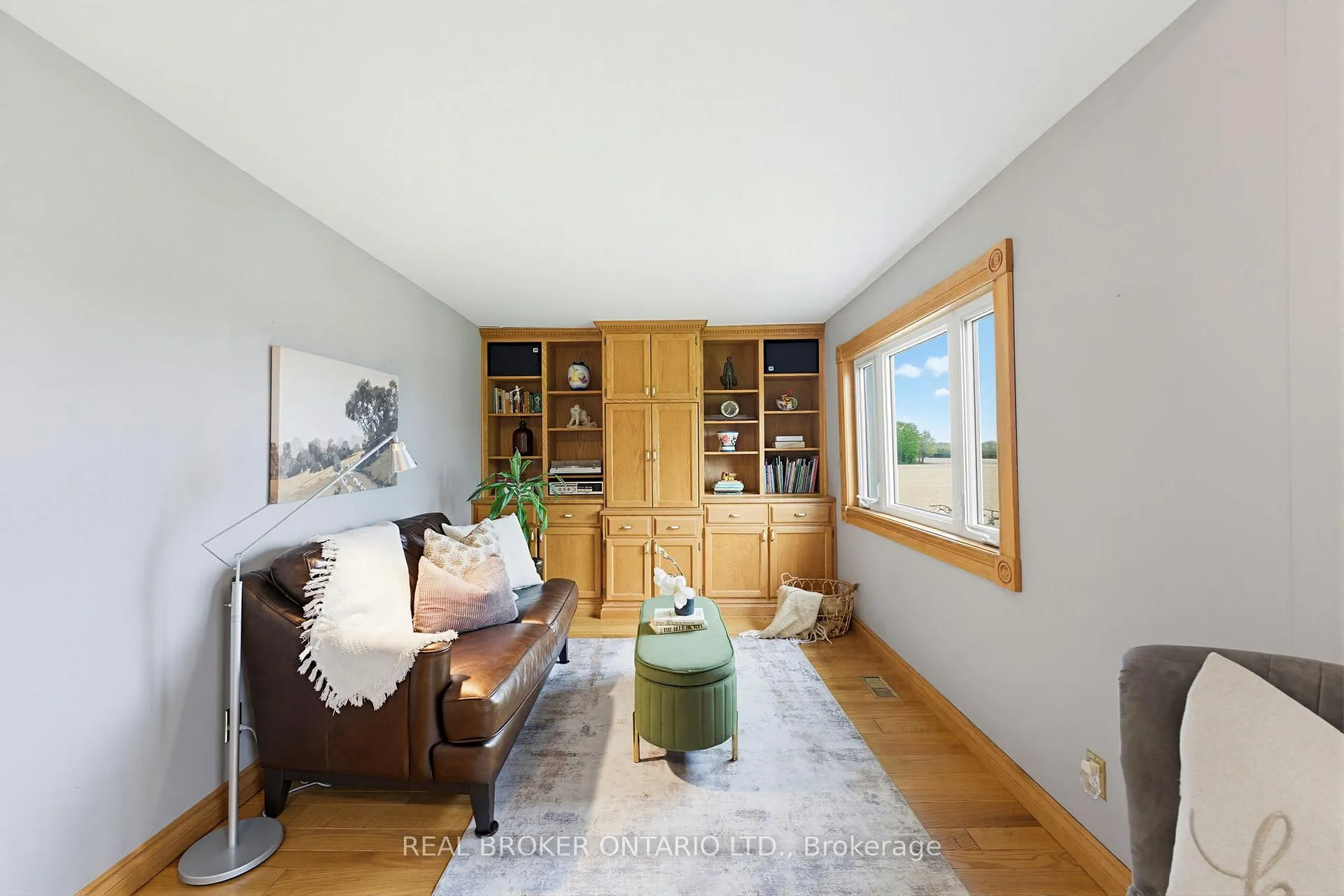 Photo 15 of 31 Maple Avenue S, Brant, Burford — HOMEH