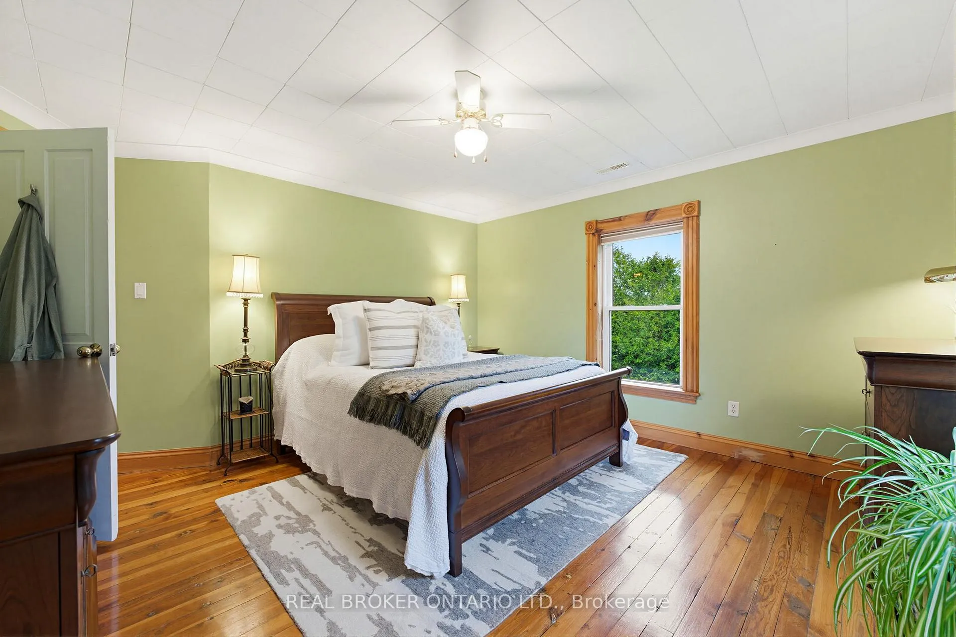 Photo 19 of 31 Maple Avenue S, Brant, Burford — HOMEH