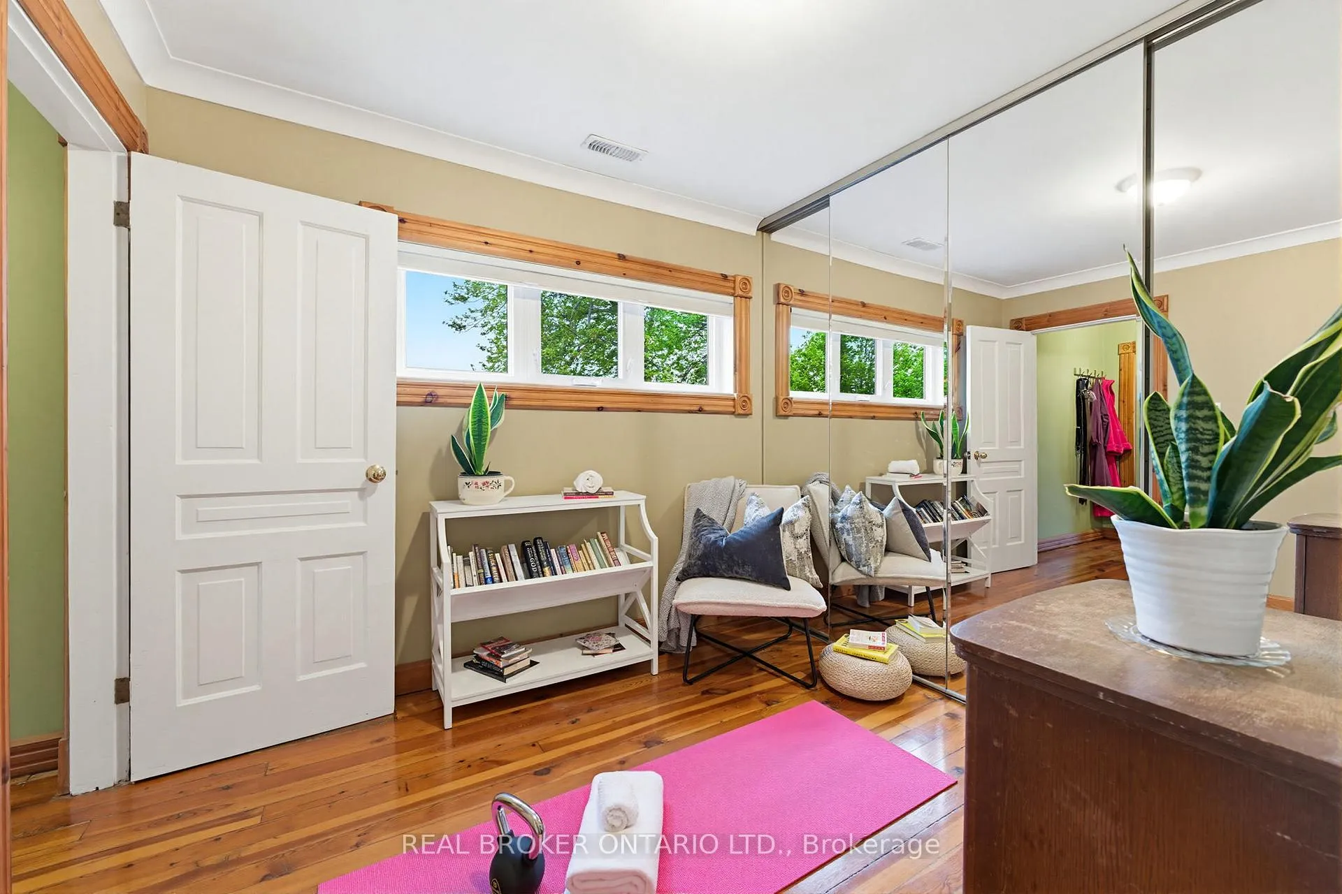 Photo 22 of 31 Maple Avenue S, Brant, Burford — HOMEH