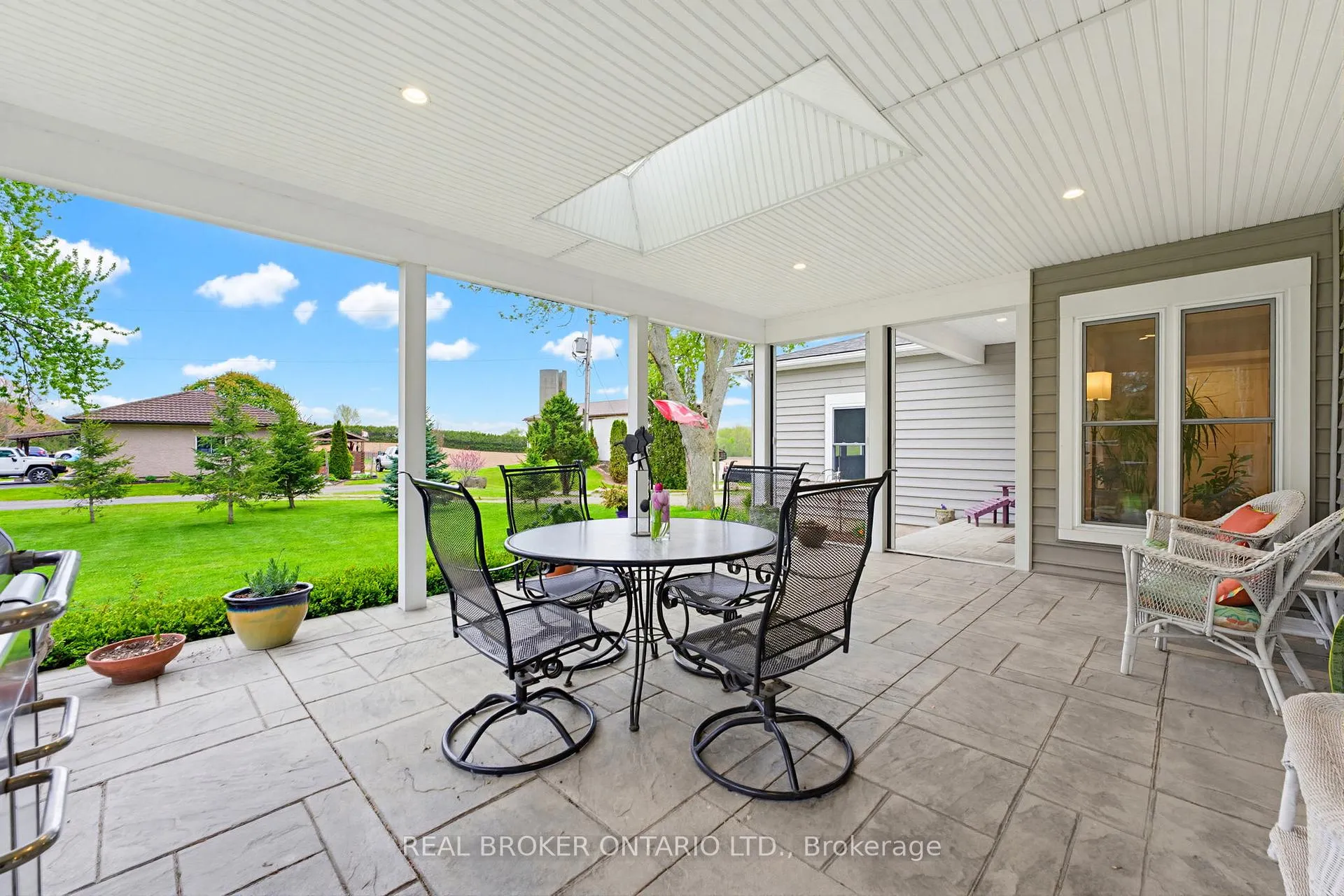 Photo 27 of 31 Maple Avenue S, Brant, Burford — HOMEH