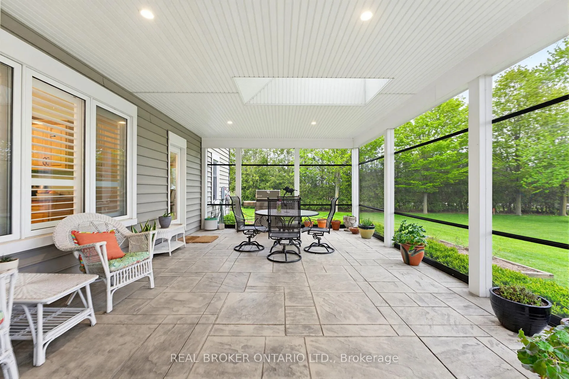 Photo 28 of 31 Maple Avenue S, Brant, Burford — HOMEH