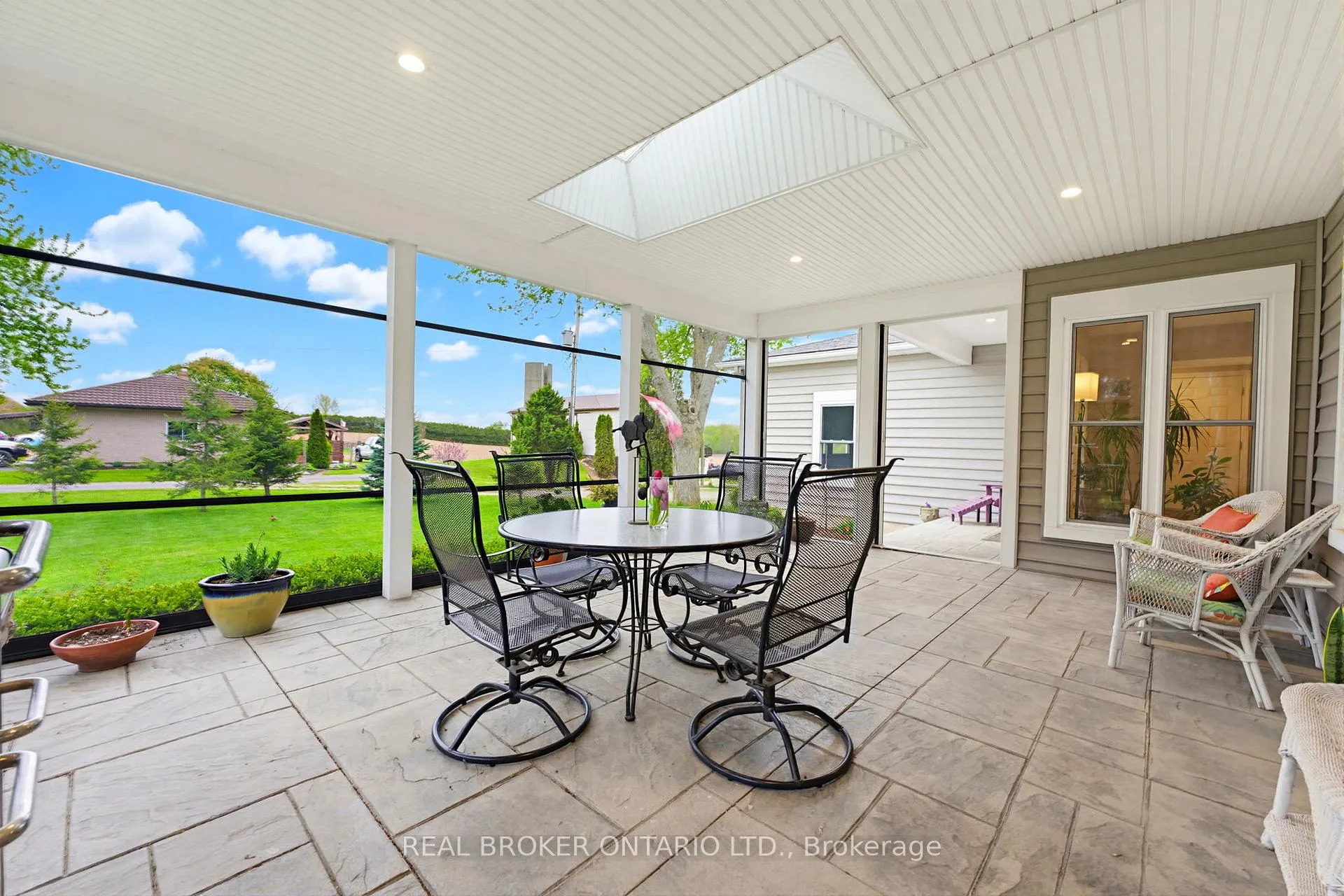 Photo 29 of 31 Maple Avenue S, Brant, Burford — HOMEH