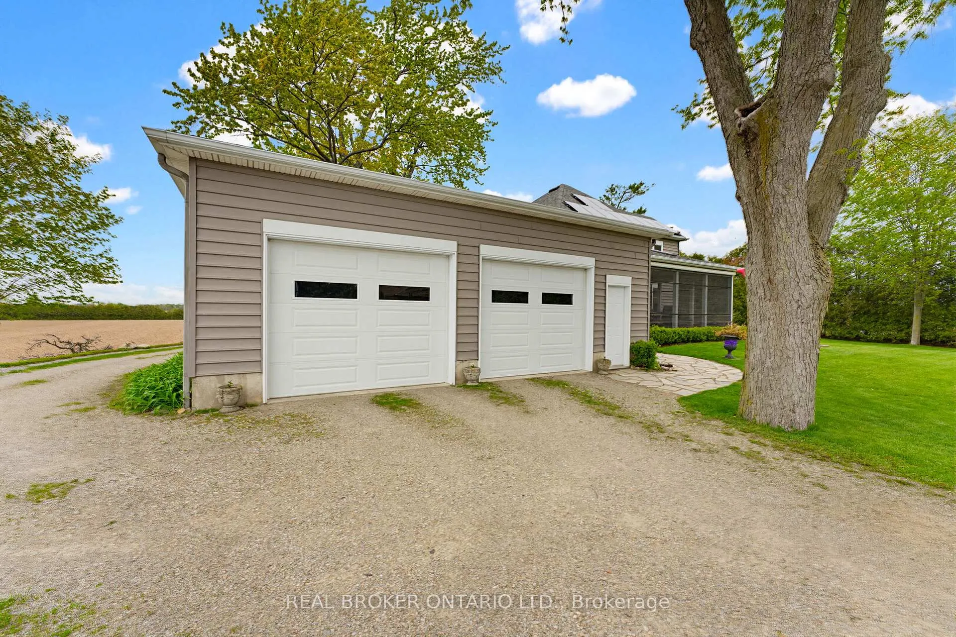 Photo 32 of 31 Maple Avenue S, Brant, Burford — HOMEH