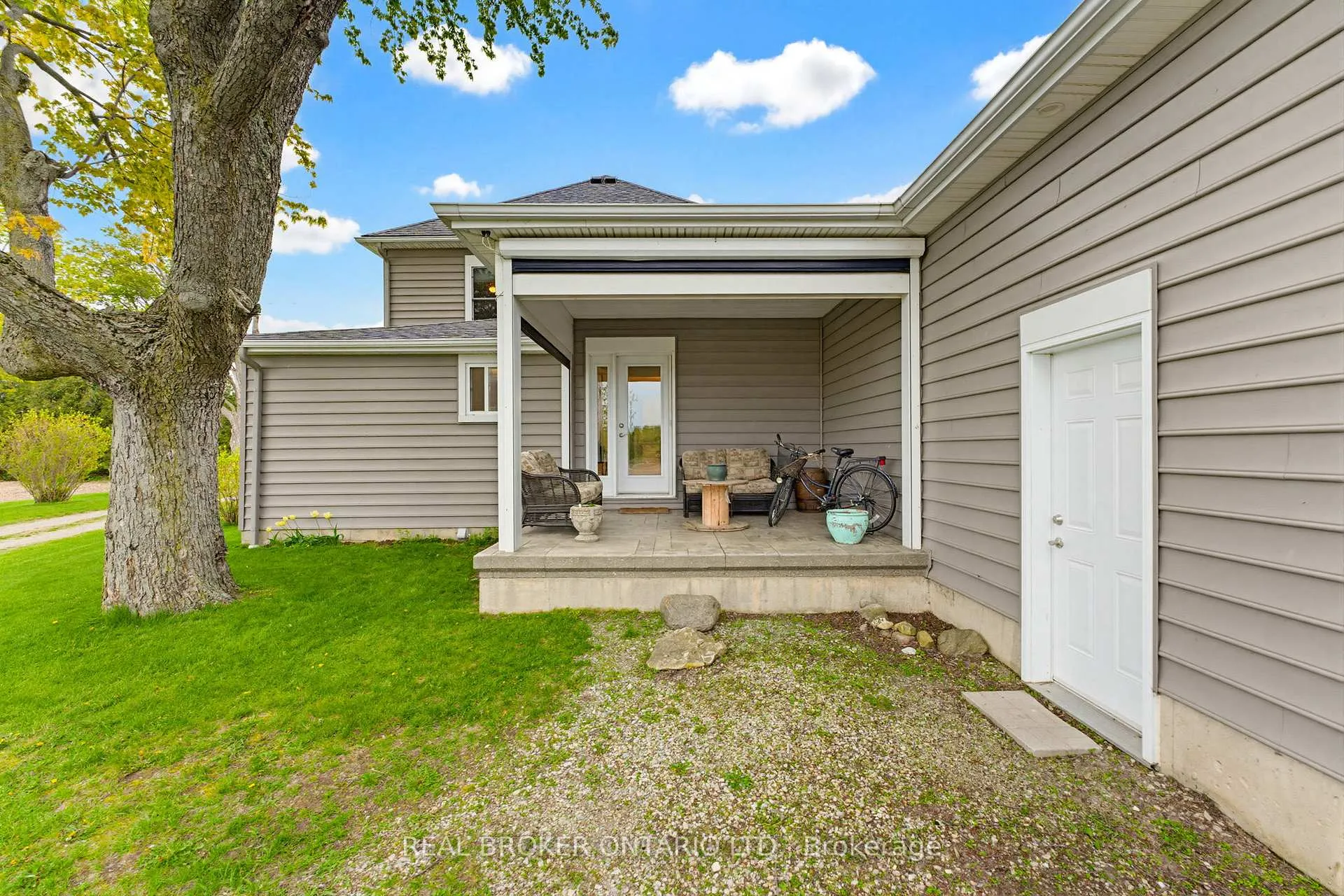 Photo 33 of 31 Maple Avenue S, Brant, Burford — HOMEH