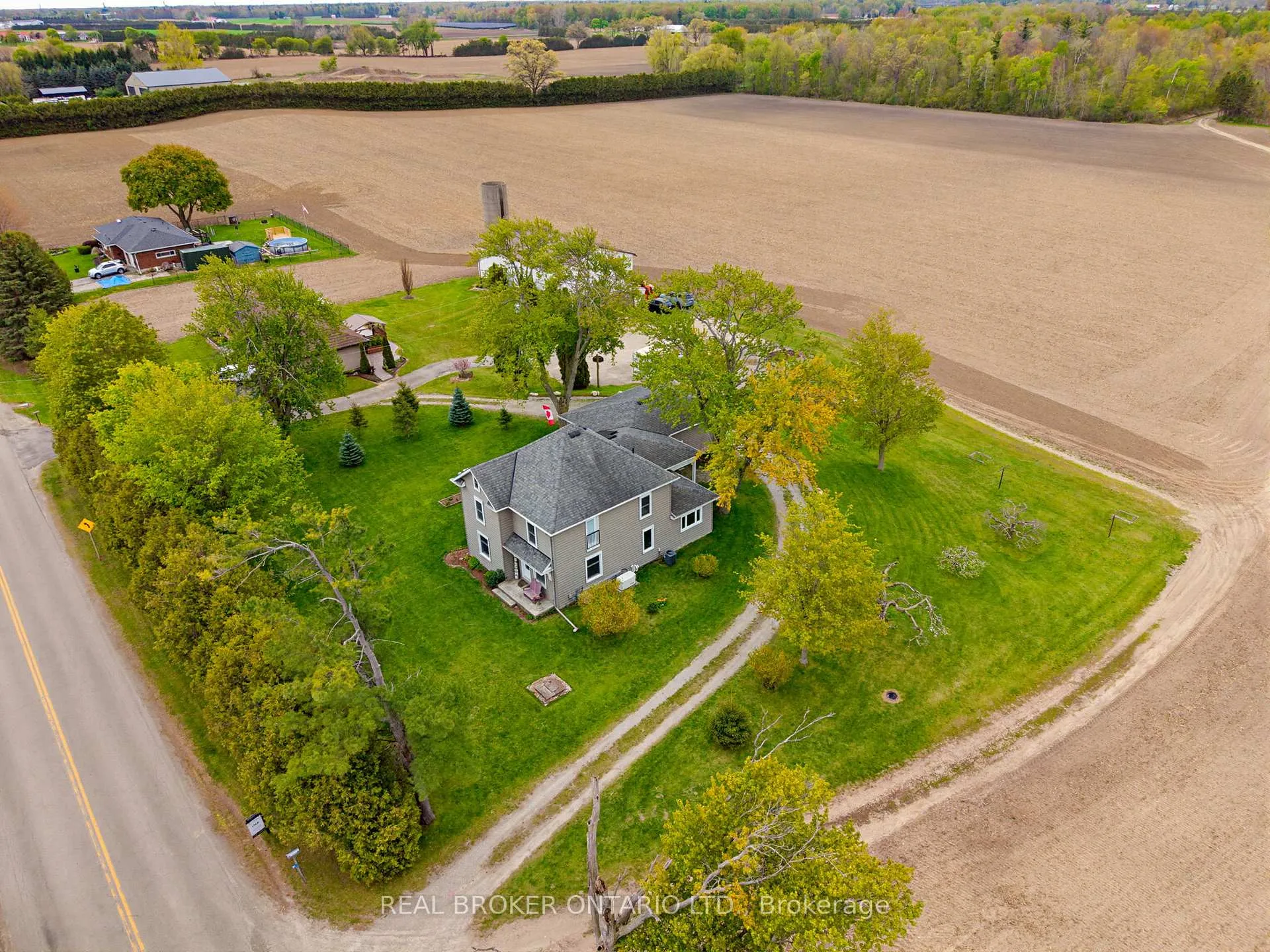 Photo 38 of 31 Maple Avenue S, Brant, Burford — HOMEH
