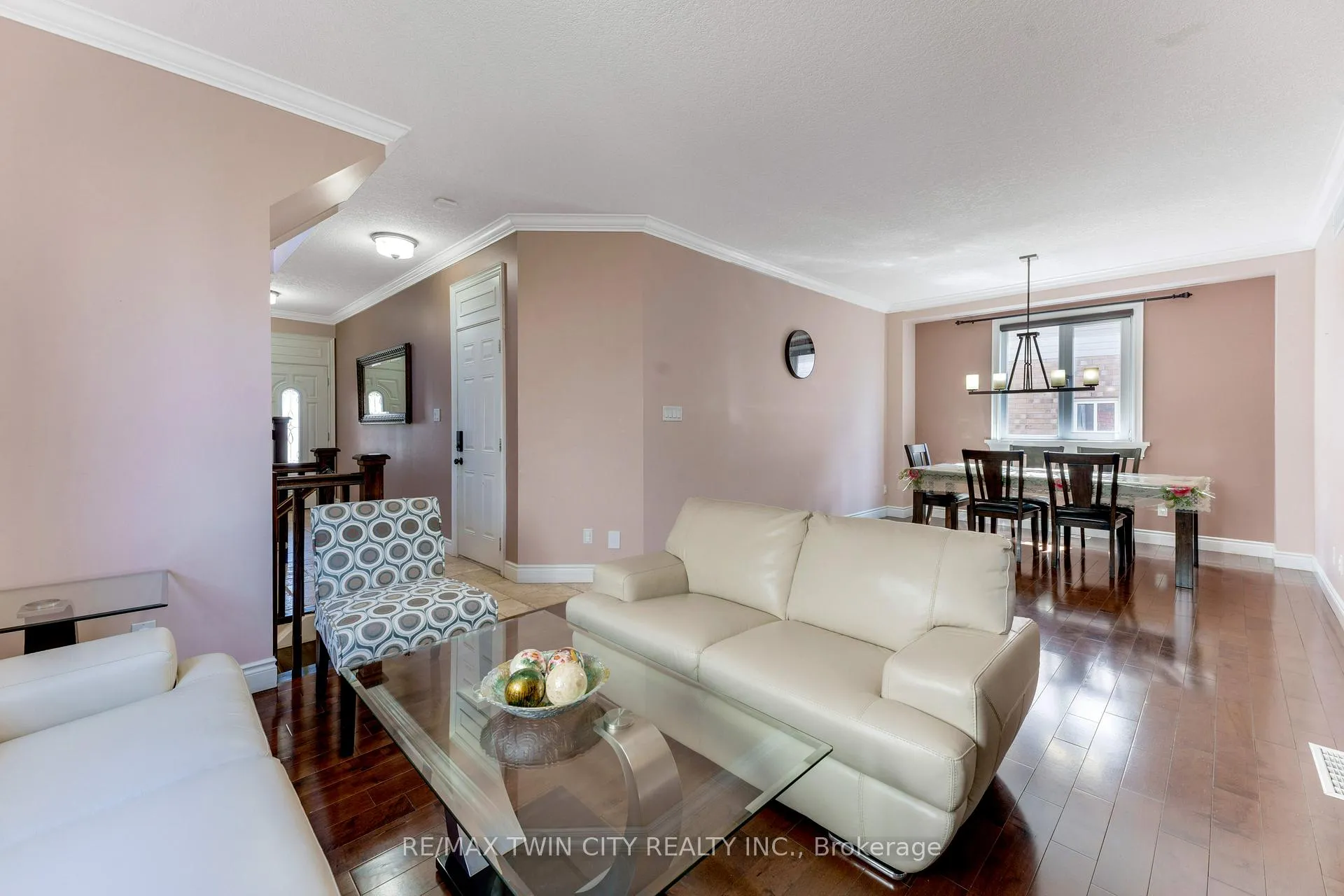 Photo 6 of 437 Beaumont Crescent, Kitchener, Grand River South — HOMEH