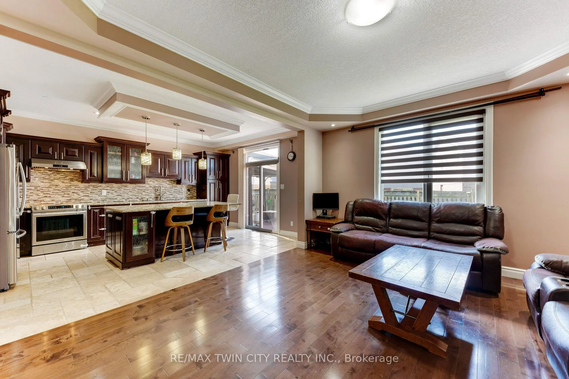 Photo 8 of 437 Beaumont Crescent, Kitchener, Grand River South — HOMEH