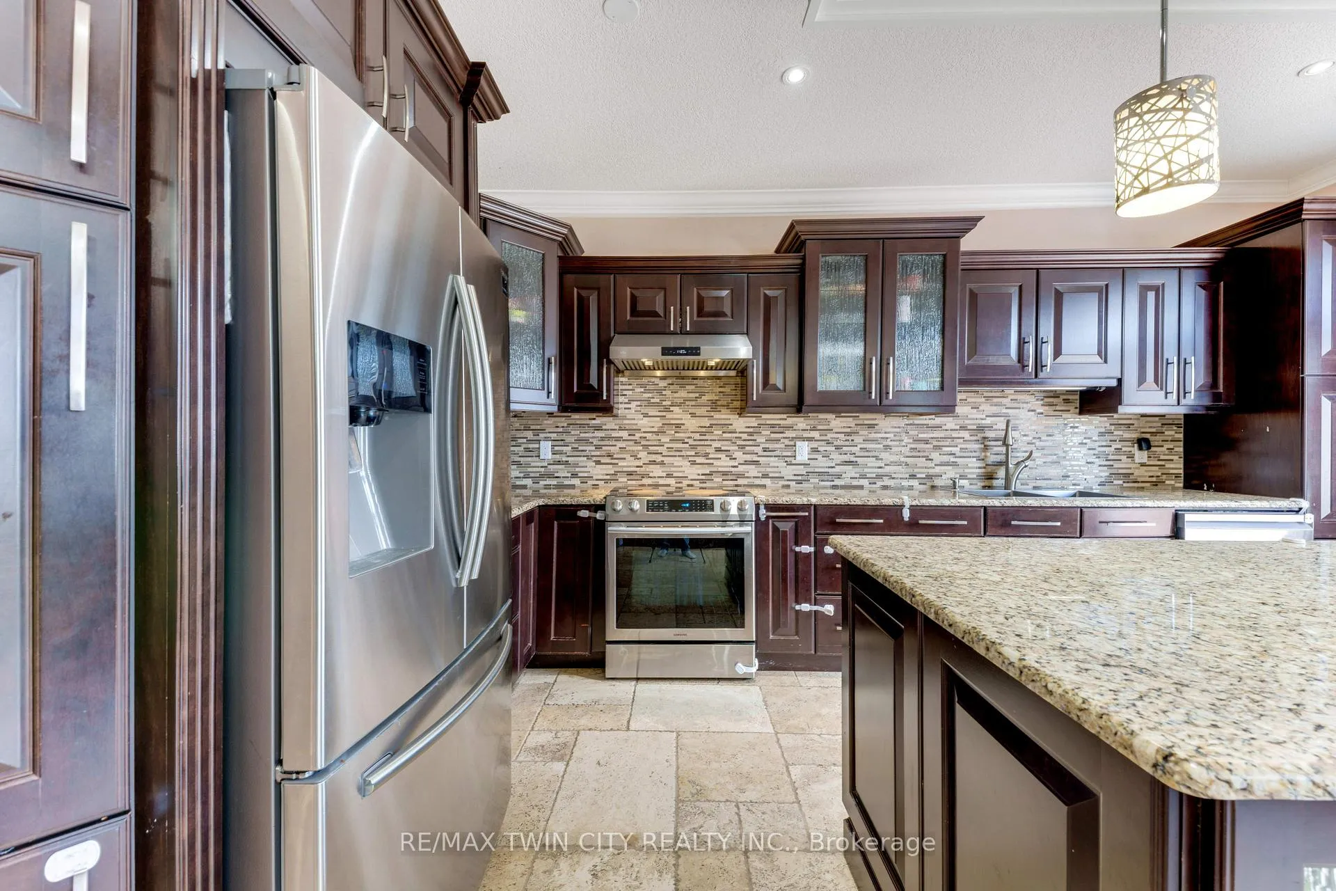 Photo 9 of 437 Beaumont Crescent, Kitchener, Grand River South — HOMEH