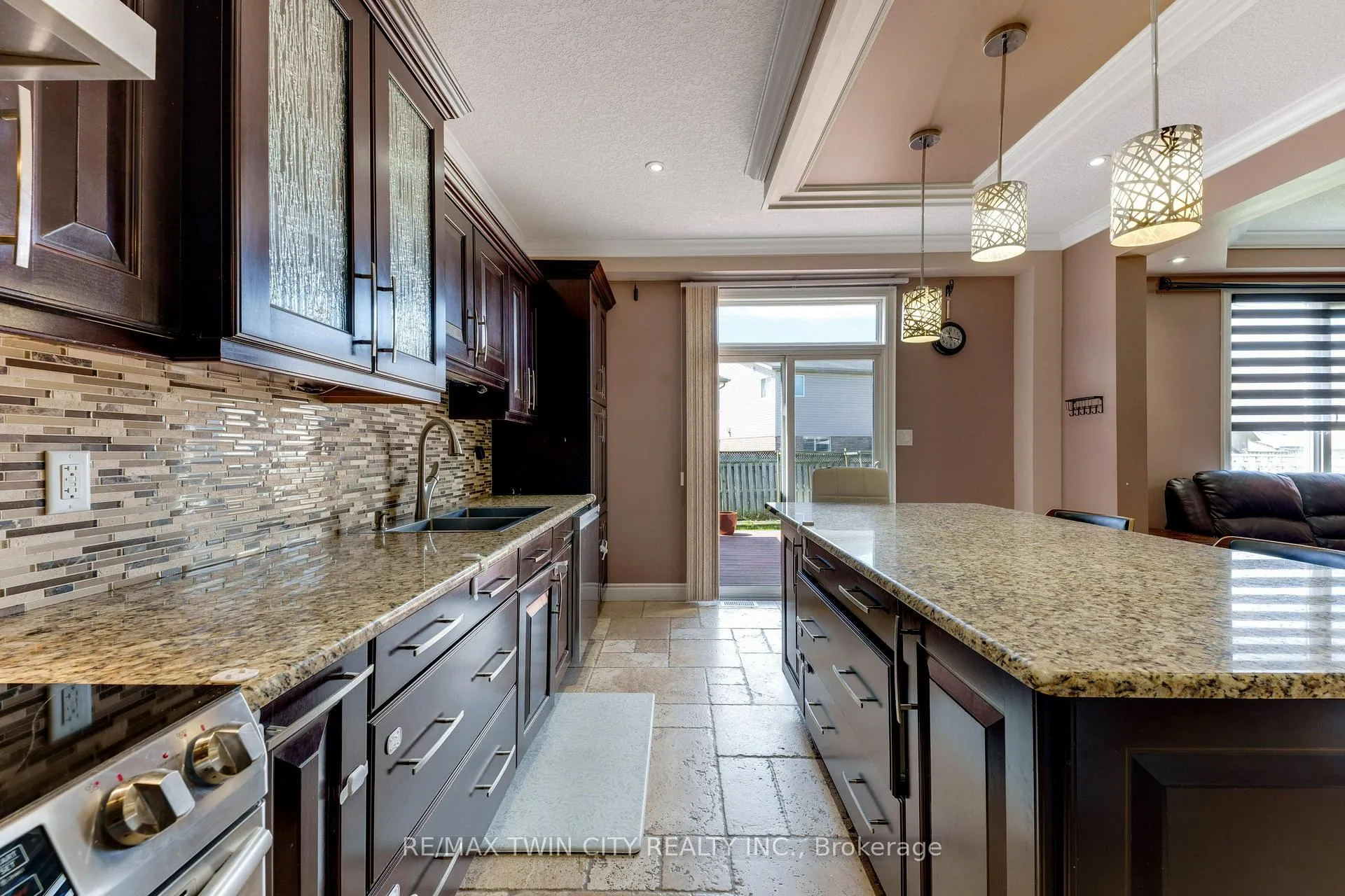 Photo 10 of 437 Beaumont Crescent, Kitchener, Grand River South — HOMEH