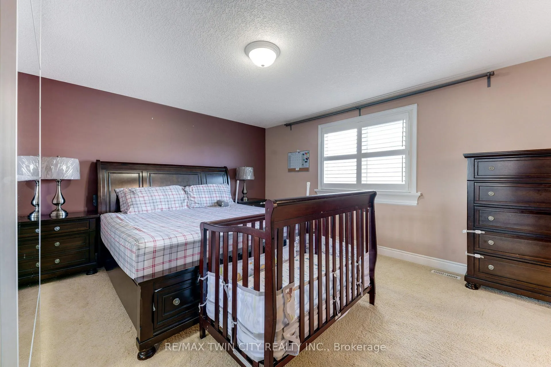 Photo 15 of 437 Beaumont Crescent, Kitchener, Grand River South — HOMEH