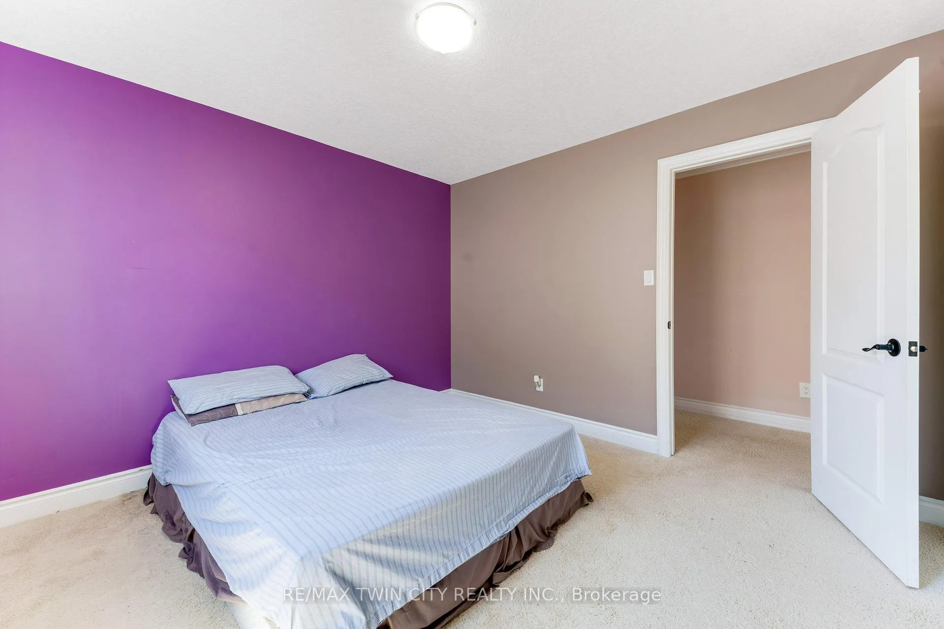 Photo 20 of 437 Beaumont Crescent, Kitchener, Grand River South — HOMEH