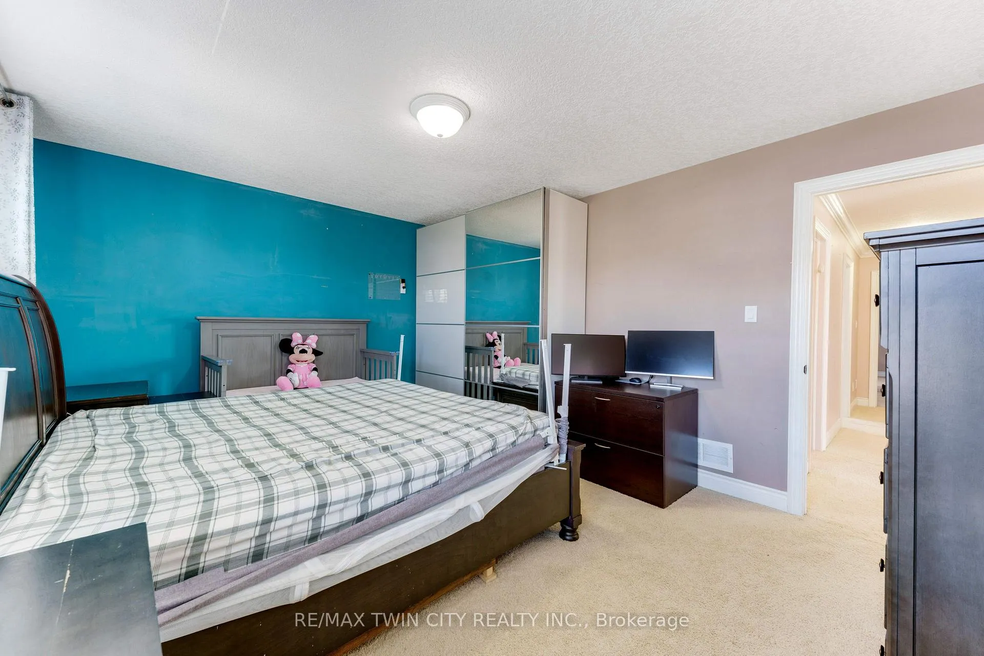Photo 22 of 437 Beaumont Crescent, Kitchener, Grand River South — HOMEH