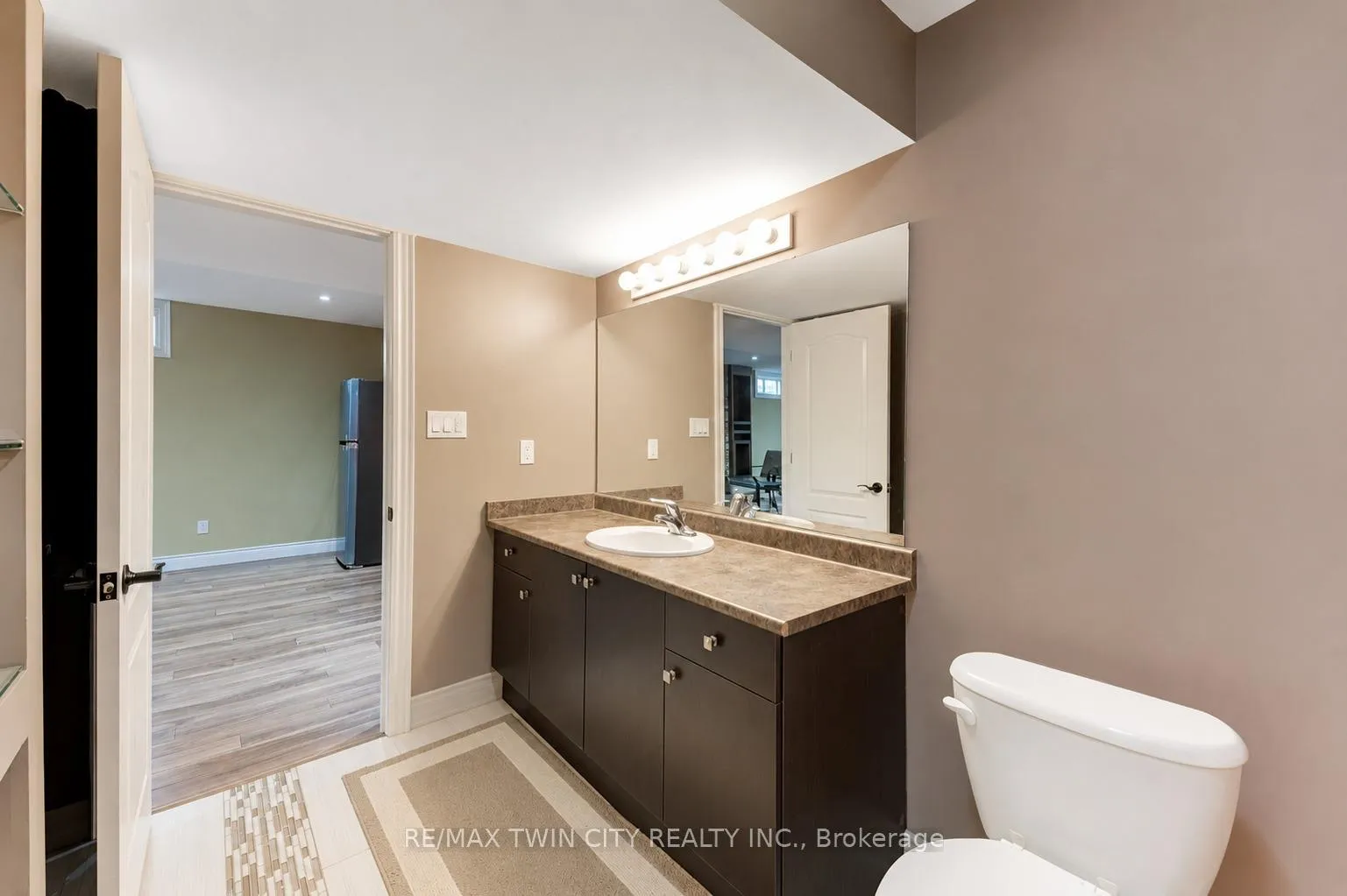 Photo 24 of 437 Beaumont Crescent, Kitchener, Grand River South — HOMEH