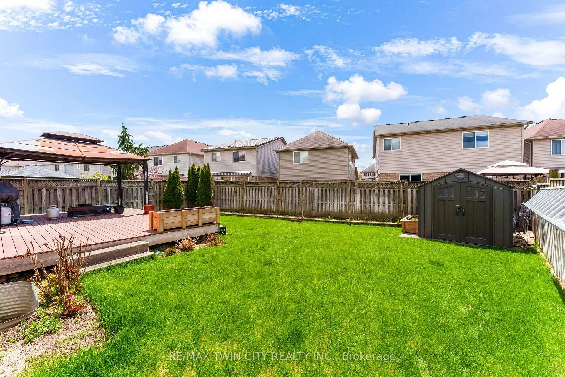 Photo 39 of 437 Beaumont Crescent, Kitchener, Grand River South — HOMEH