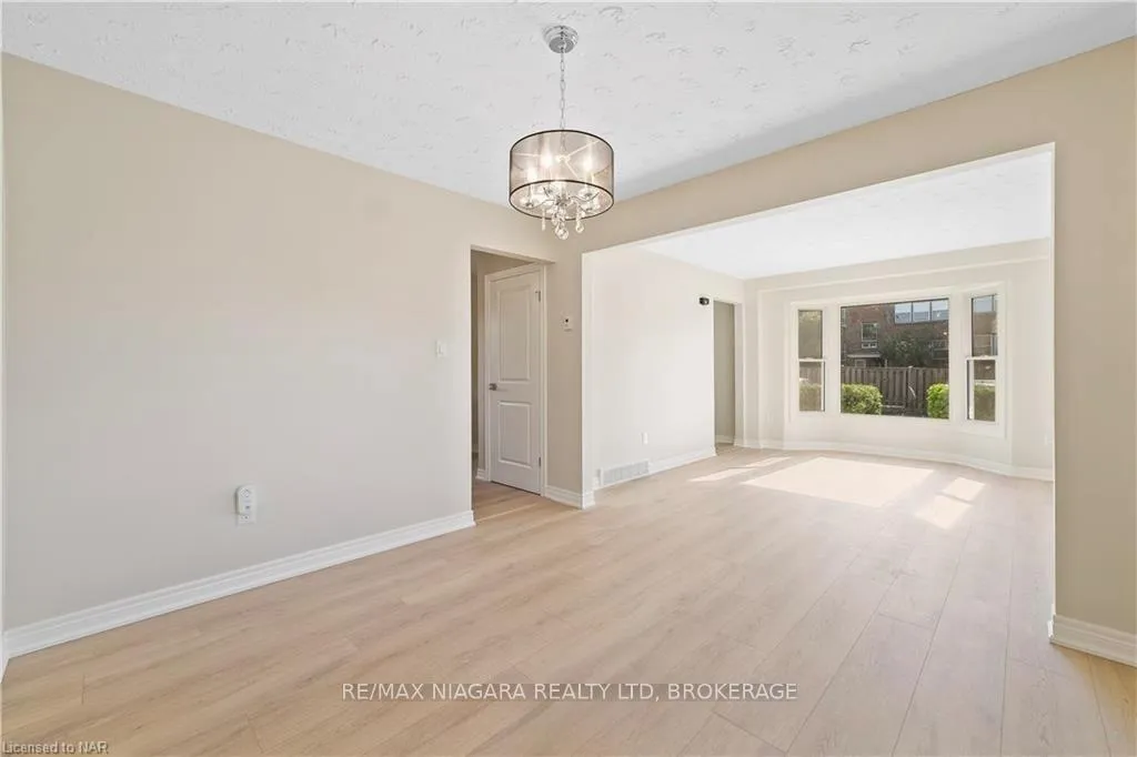 Photo 8 of Unit 1, 6344 Drummond Road, Niagara Falls, Dorchester — HOMEH