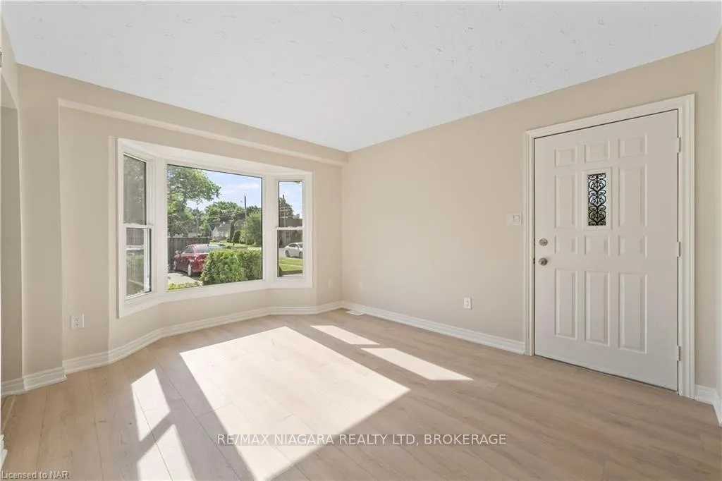 Photo 11 of Unit 1, 6344 Drummond Road, Niagara Falls, Dorchester — HOMEH