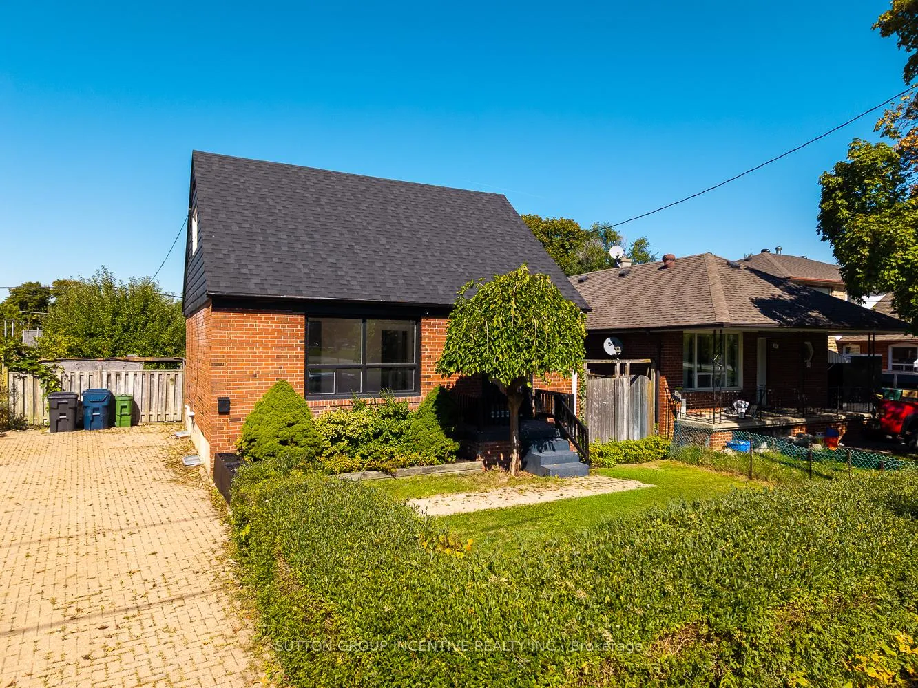 Photo 2 of 65 Barrhead Crescent, Etobicoke, Rexdale-Kipling — HOMEH