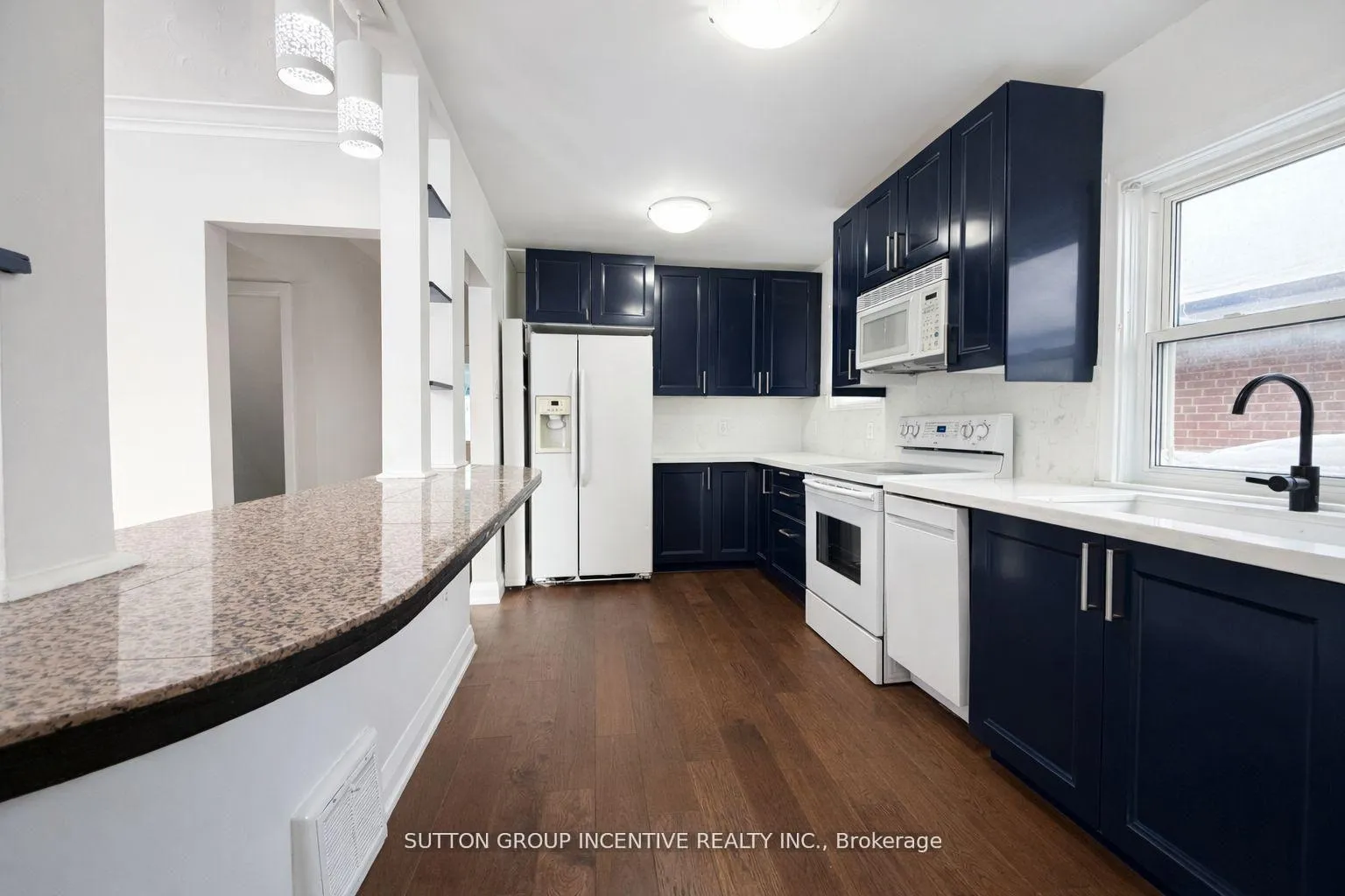 Photo 4 of 65 Barrhead Crescent, Etobicoke, Rexdale-Kipling — HOMEH