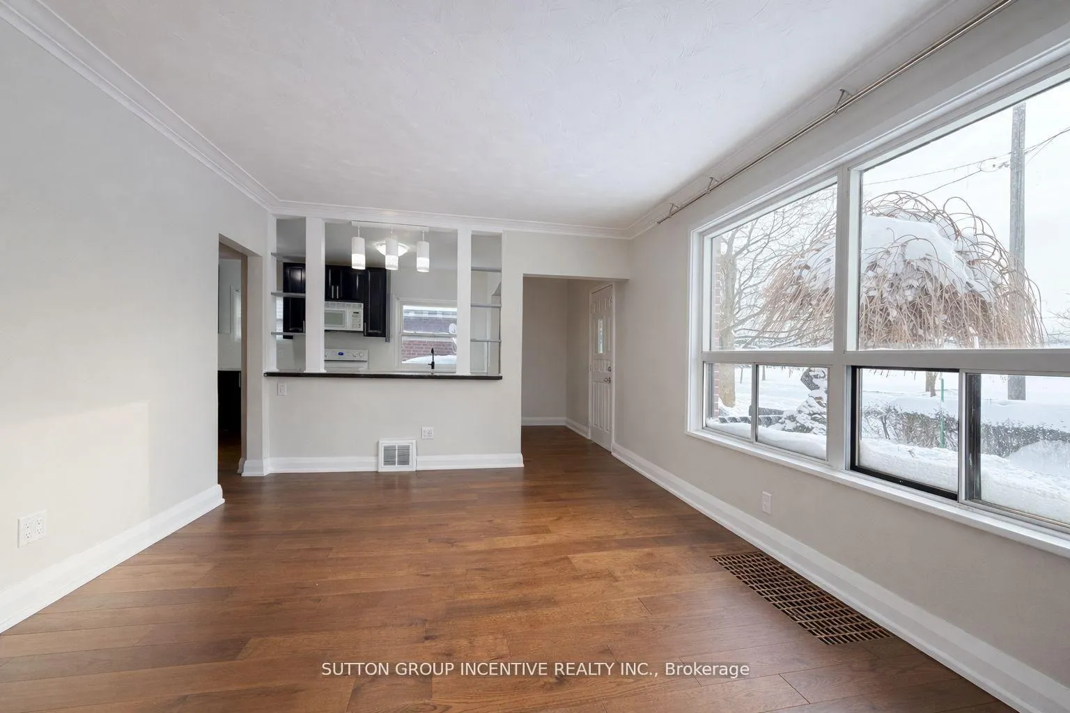 Photo 5 of 65 Barrhead Crescent, Etobicoke, Rexdale-Kipling — HOMEH