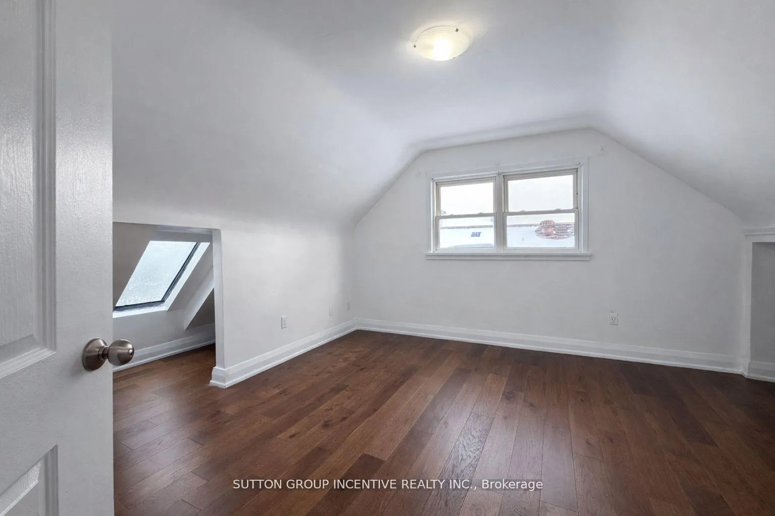 Photo 11 of 65 Barrhead Crescent, Etobicoke, Rexdale-Kipling — HOMEH