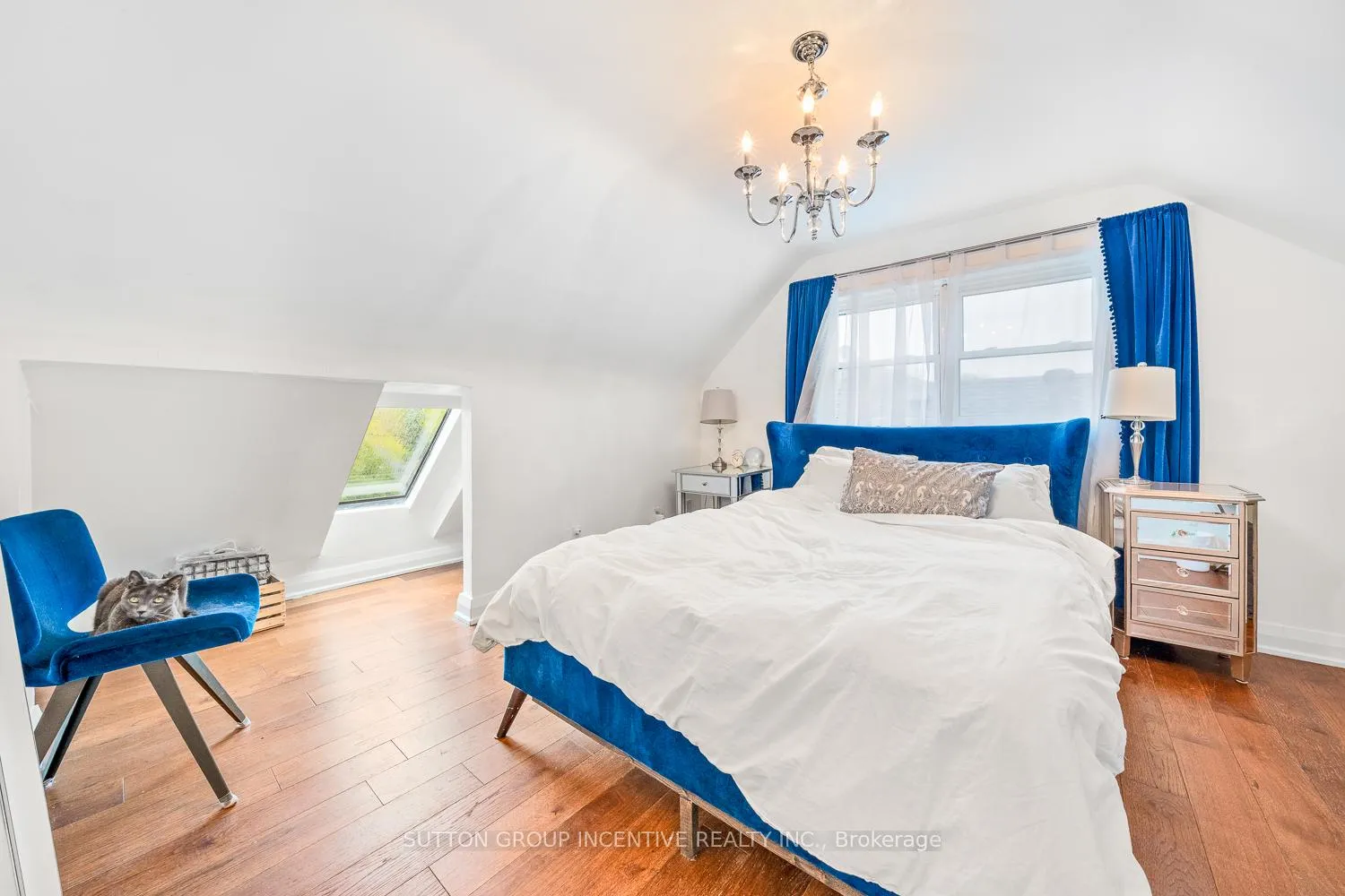 Photo 12 of 65 Barrhead Crescent, Etobicoke, Rexdale-Kipling — HOMEH