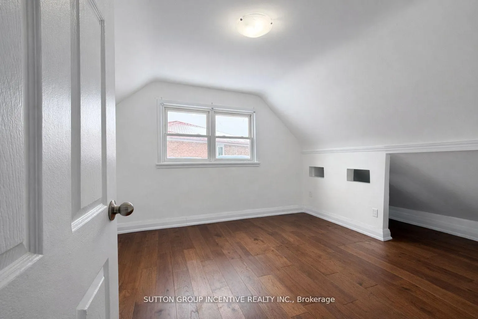 Photo 13 of 65 Barrhead Crescent, Etobicoke, Rexdale-Kipling — HOMEH