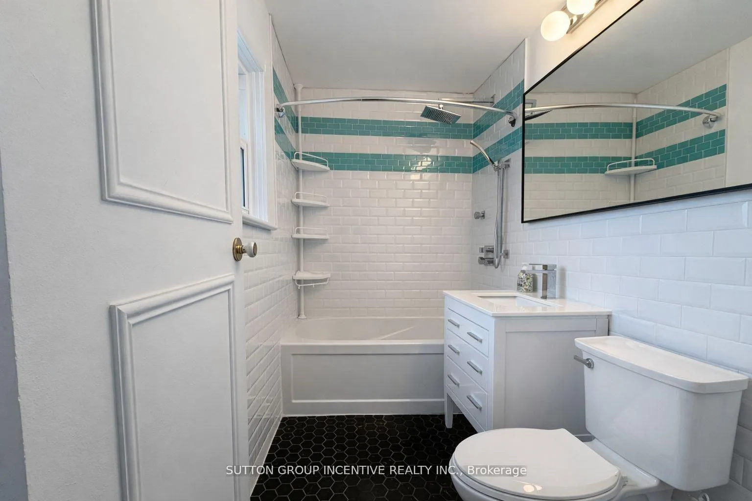 Photo 15 of 65 Barrhead Crescent, Etobicoke, Rexdale-Kipling — HOMEH