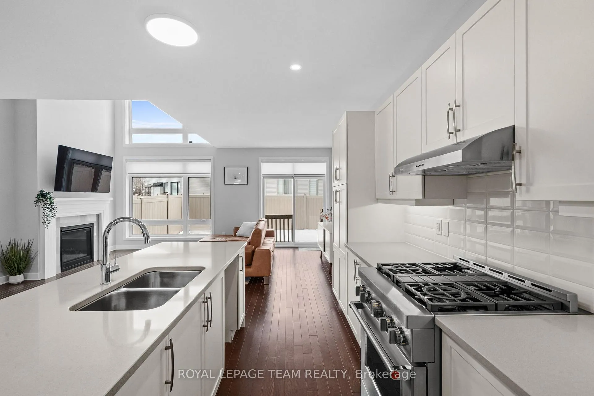 Photo 11 of 539 Honeylocust Avenue, Ottawa, Kanata - Emerald Meadows/Trailwest — HOMEH