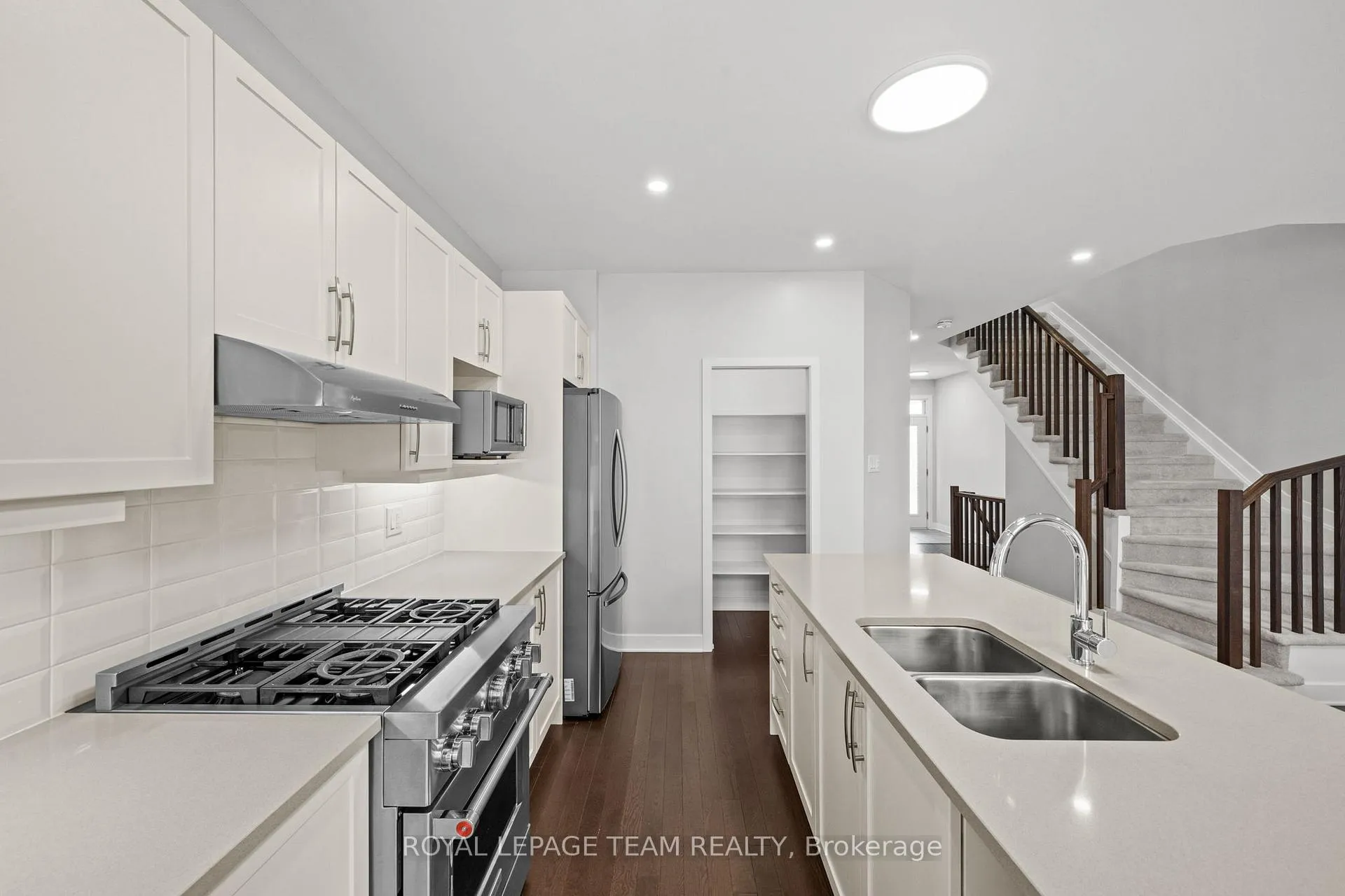 Photo 13 of 539 Honeylocust Avenue, Ottawa, Kanata - Emerald Meadows/Trailwest — HOMEH