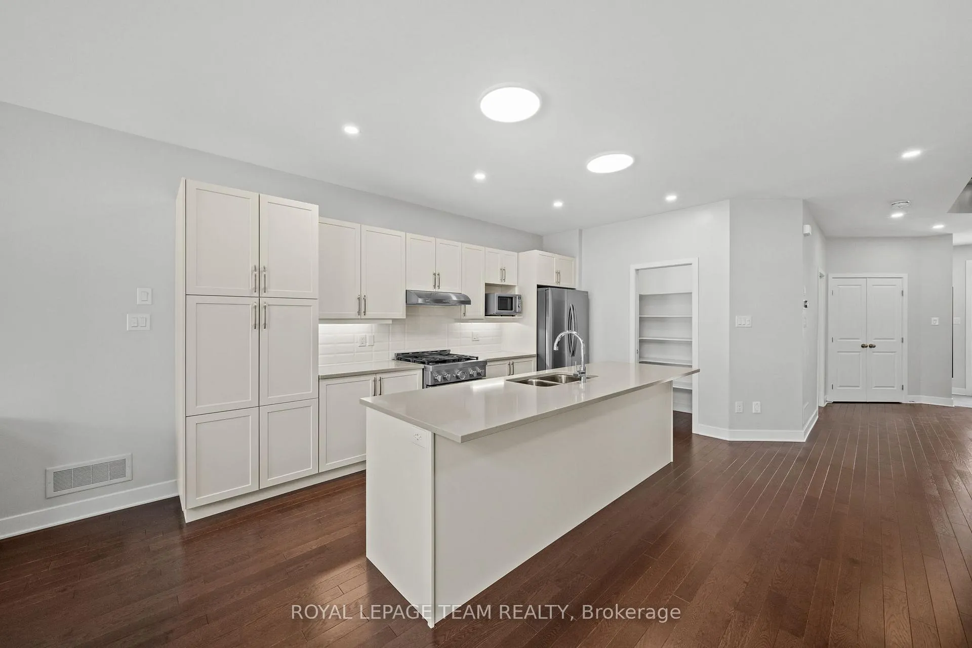 Photo 14 of 539 Honeylocust Avenue, Ottawa, Kanata - Emerald Meadows/Trailwest — HOMEH