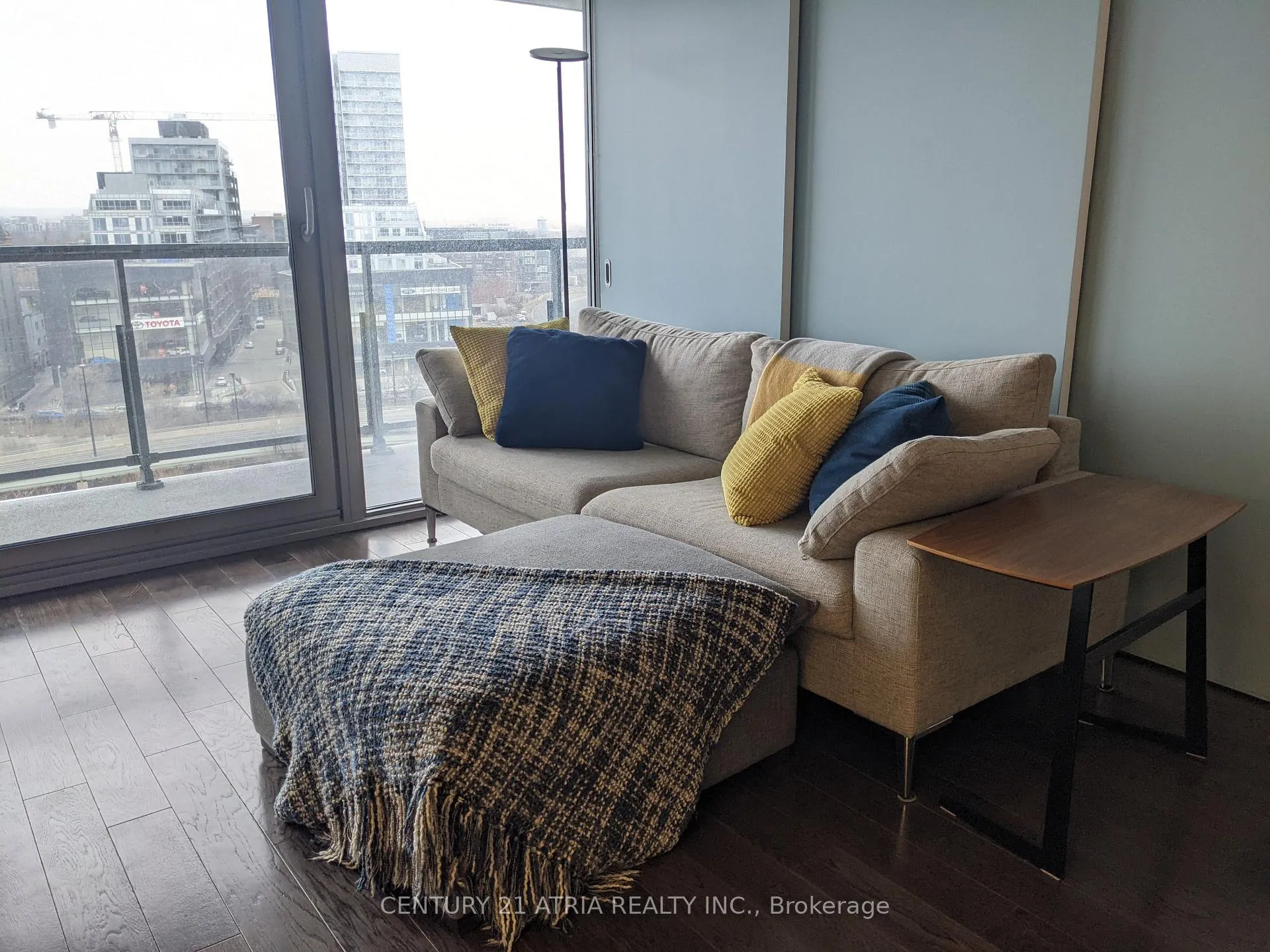 Photo 2 of Unit 1022, 32 Trolley Crescent, Toronto, Waterfront Communities — HOMEH