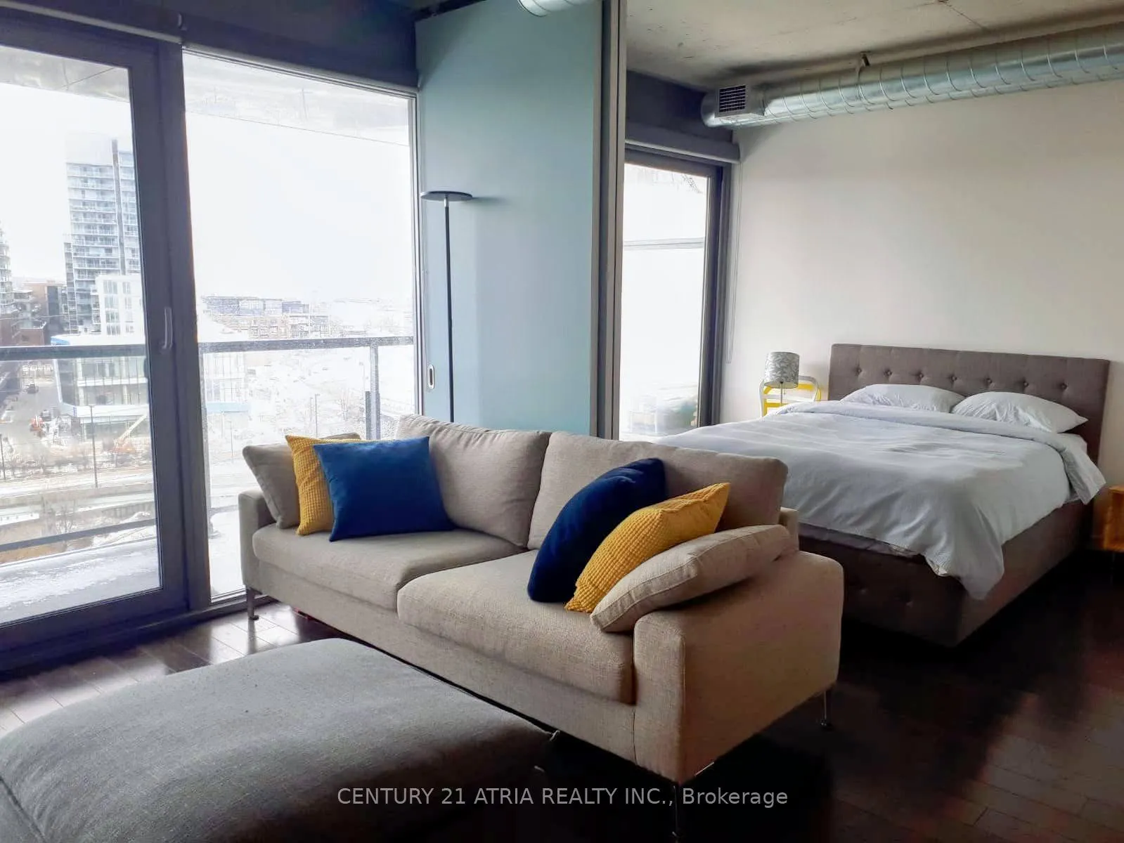 Photo 3 of Unit 1022, 32 Trolley Crescent, Toronto, Waterfront Communities — HOMEH