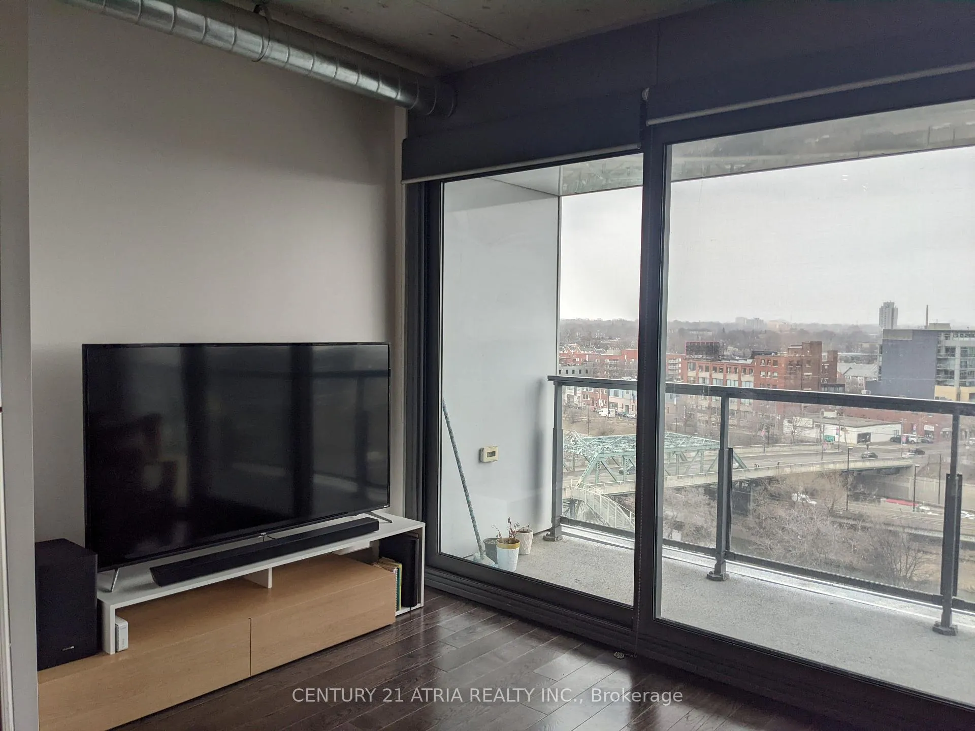 Photo 4 of Unit 1022, 32 Trolley Crescent, Toronto, Waterfront Communities — HOMEH