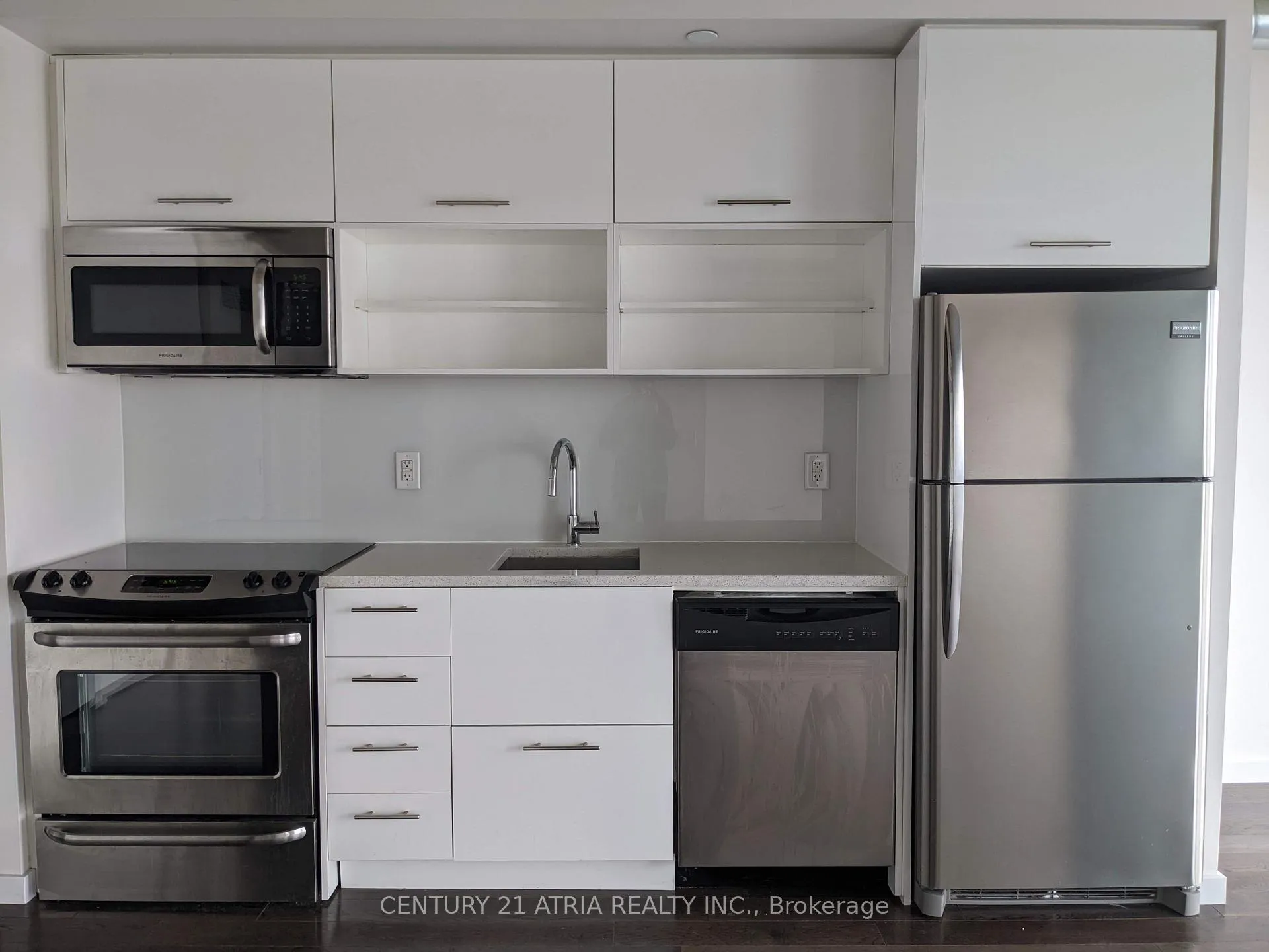 Photo 5 of Unit 1022, 32 Trolley Crescent, Toronto, Waterfront Communities — HOMEH