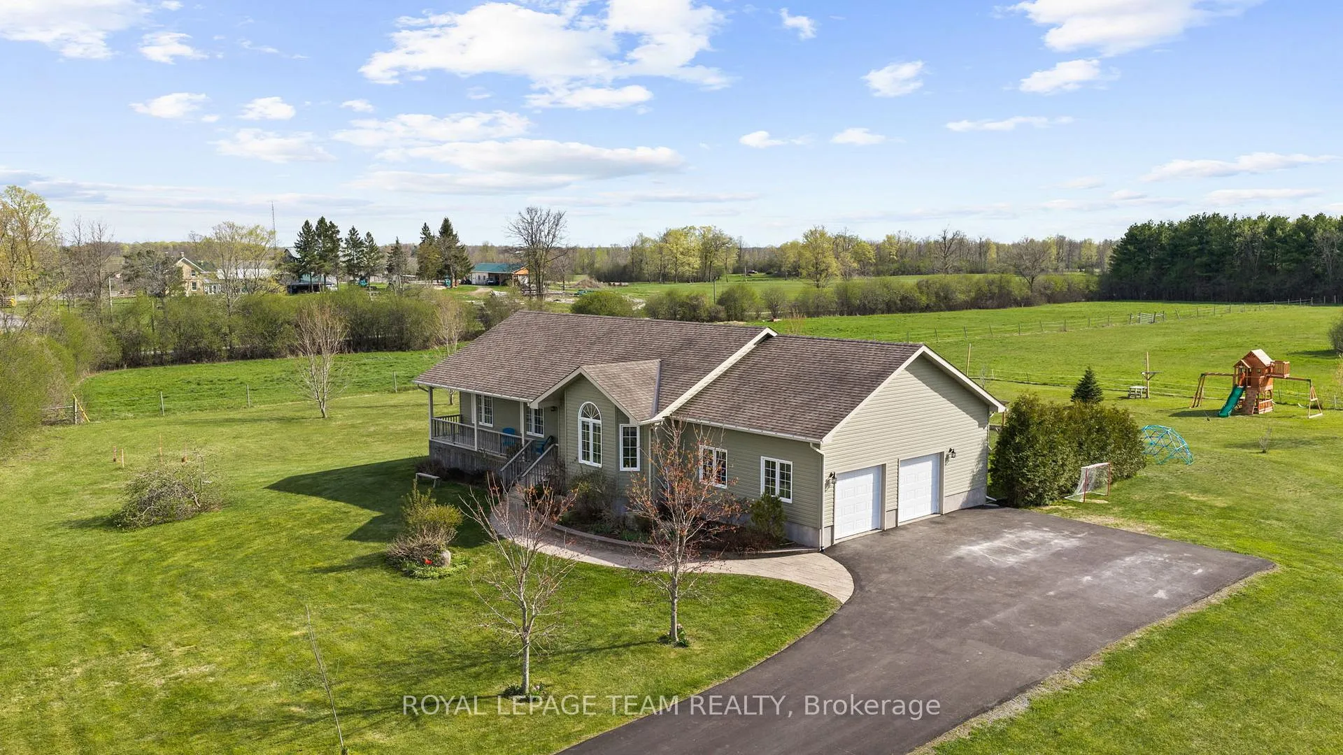 Front of 1289 Rideau River Road
