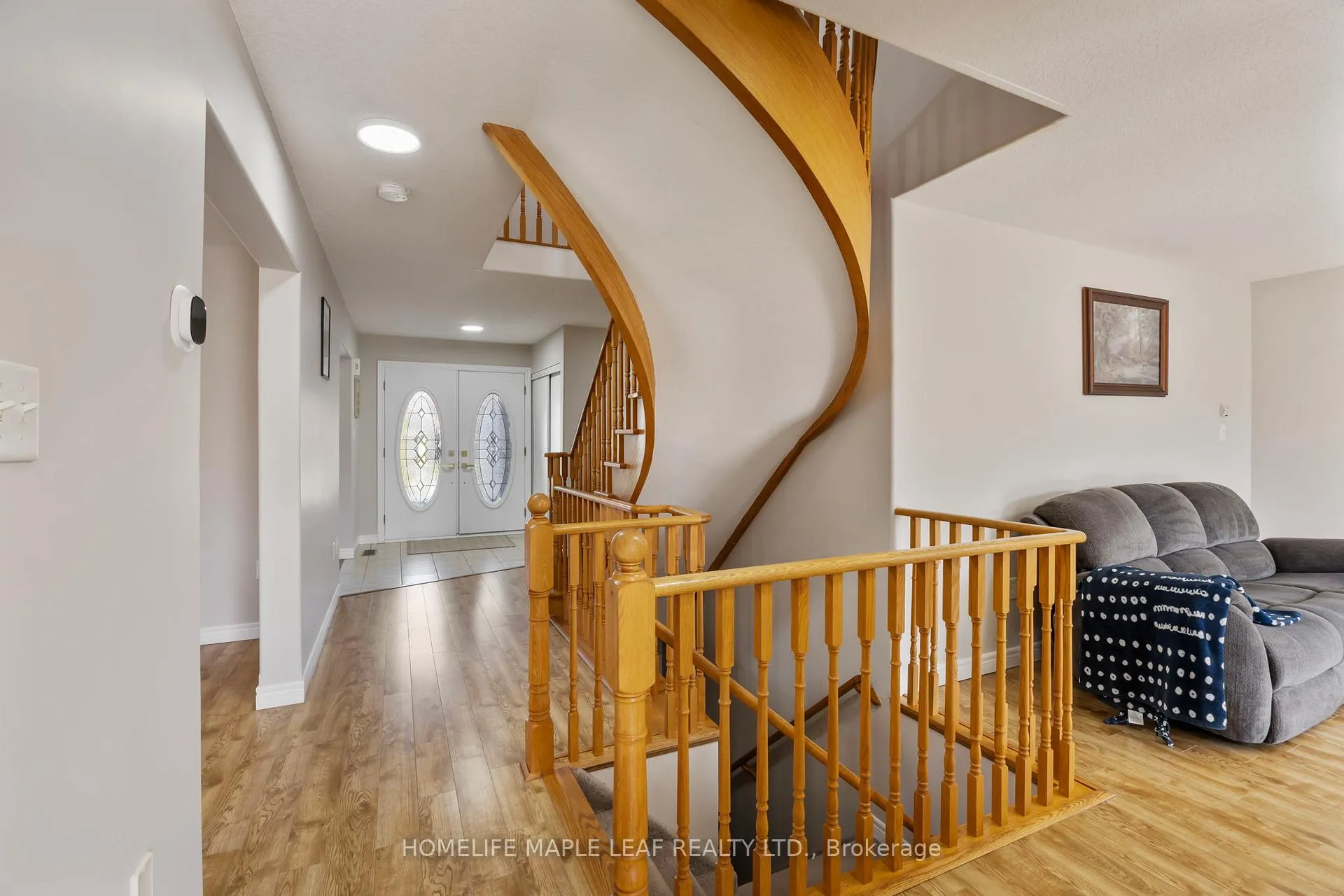 Photo 5 of 17 Irene Drive, Barrie, Painswick South — HOMEH