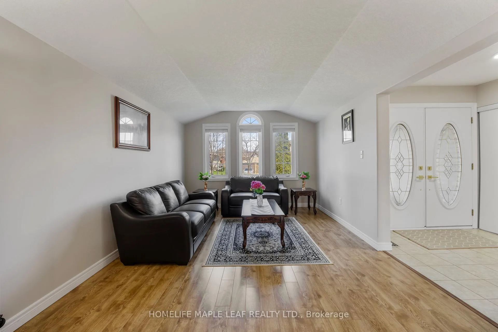 Photo 8 of 17 Irene Drive, Barrie, Painswick South — HOMEH