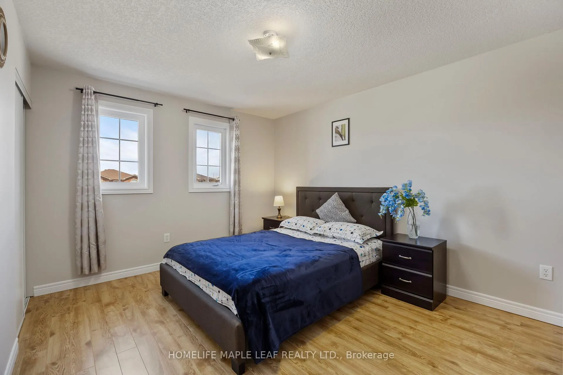 Photo 38 of 17 Irene Drive, Barrie, Painswick South — HOMEH