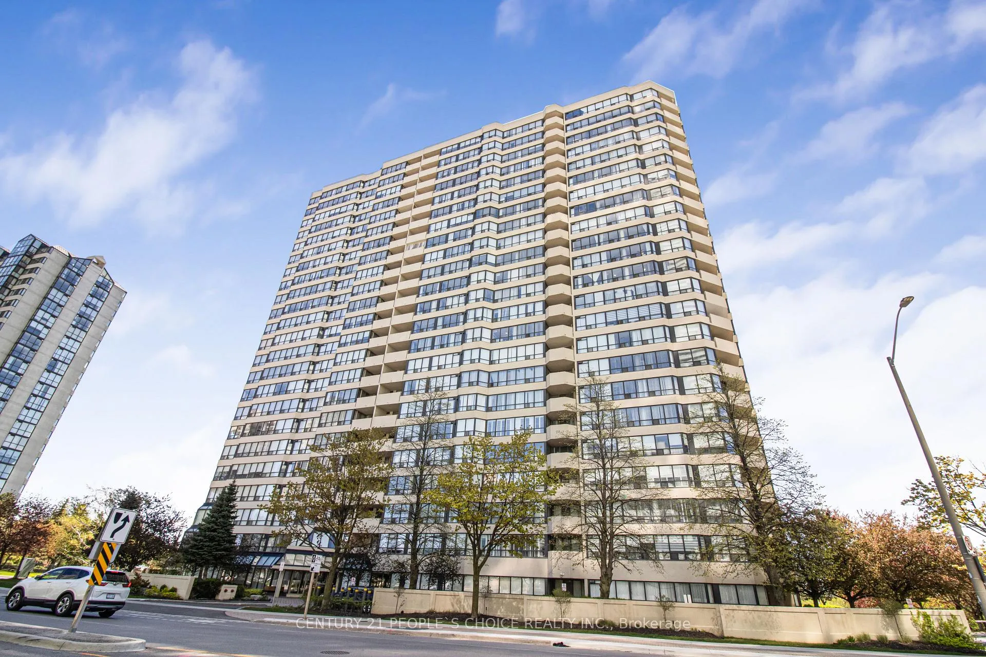 Photo 2 of Unit 606, 400 Webb Drive, Mississauga, City Centre — HOMEH