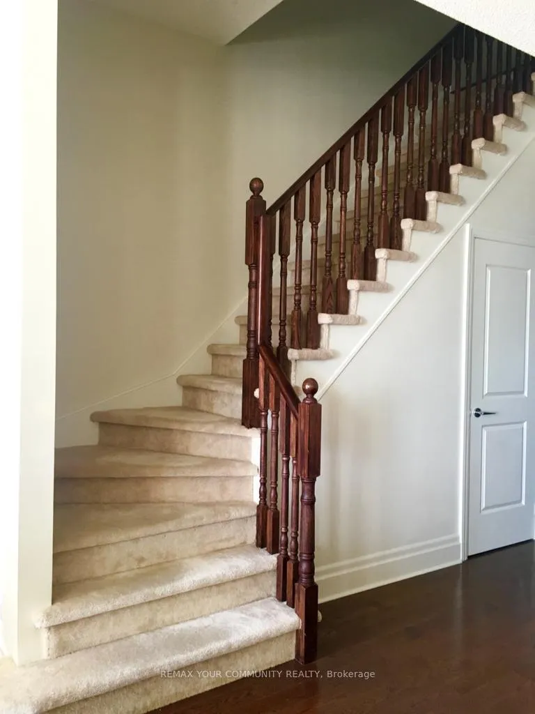 Photo 6 of Unit 110, 21 Upper Duke Crescent, Markham, Unionville — HOMEH