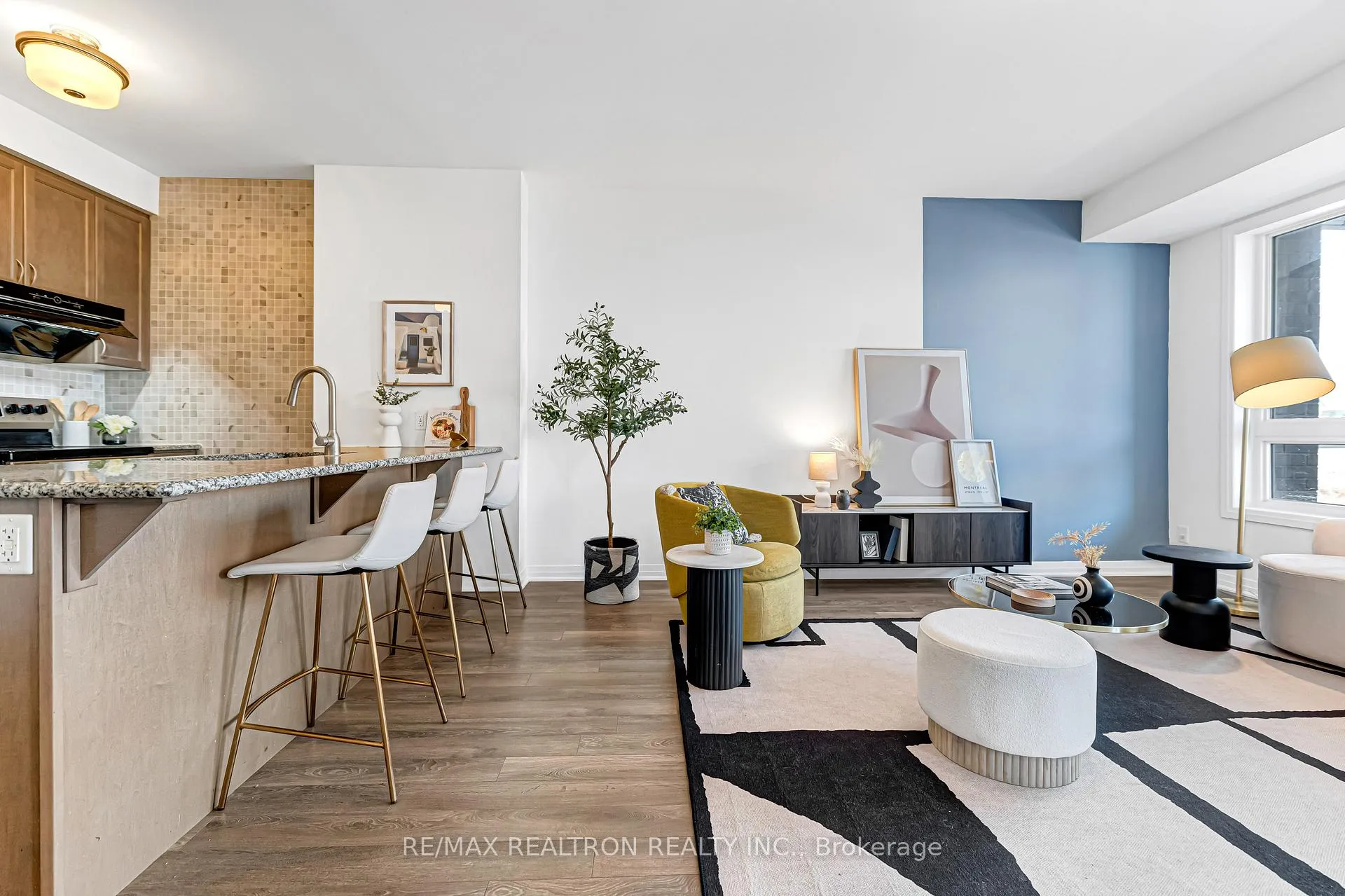Photo 5 of Unit 304, 58 Adam Seller Street, Markham, Cornell — HOMEH