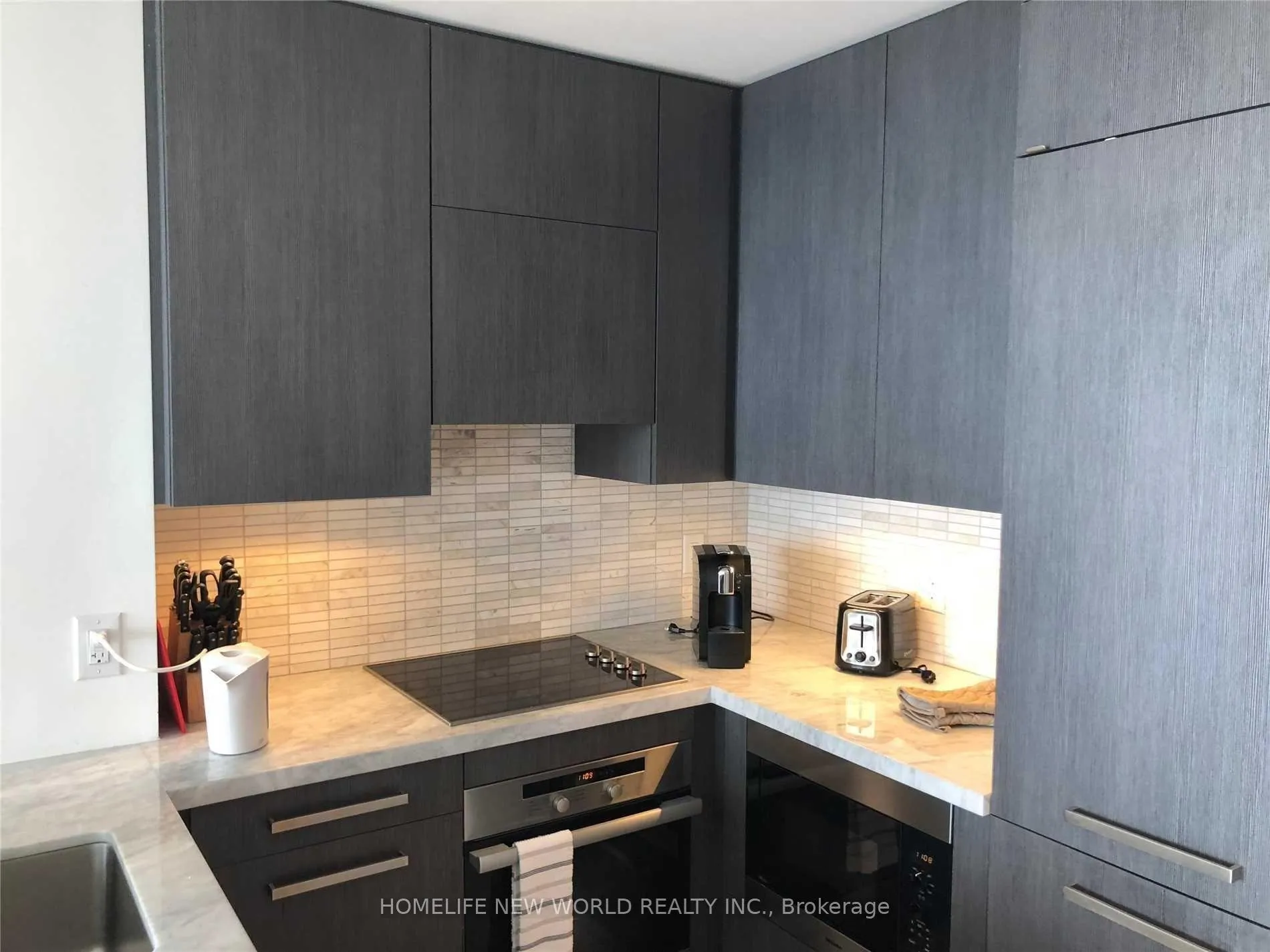 Photo 5 of Unit 5606, 8 The Esplanade Avenue, Toronto, Waterfront Communities — HOMEH
