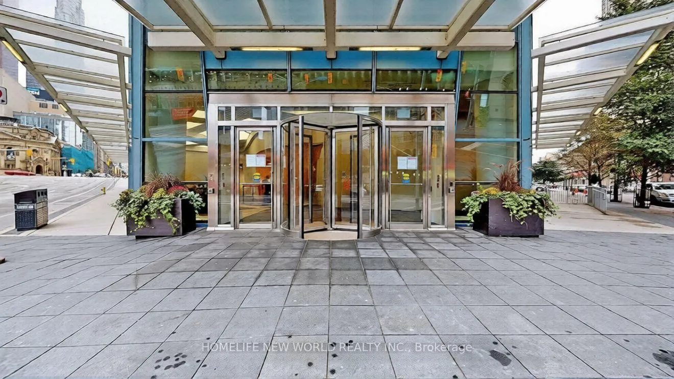 Photo 12 of Unit 5606, 8 The Esplanade Avenue, Toronto, Waterfront Communities — HOMEH