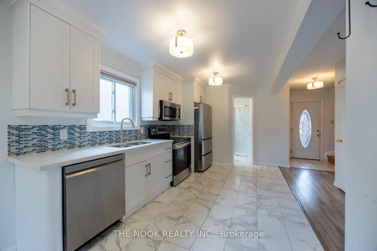 Photo 8 of 606 Cobblehill Drive, Oshawa, Pinecrest — HOMEH