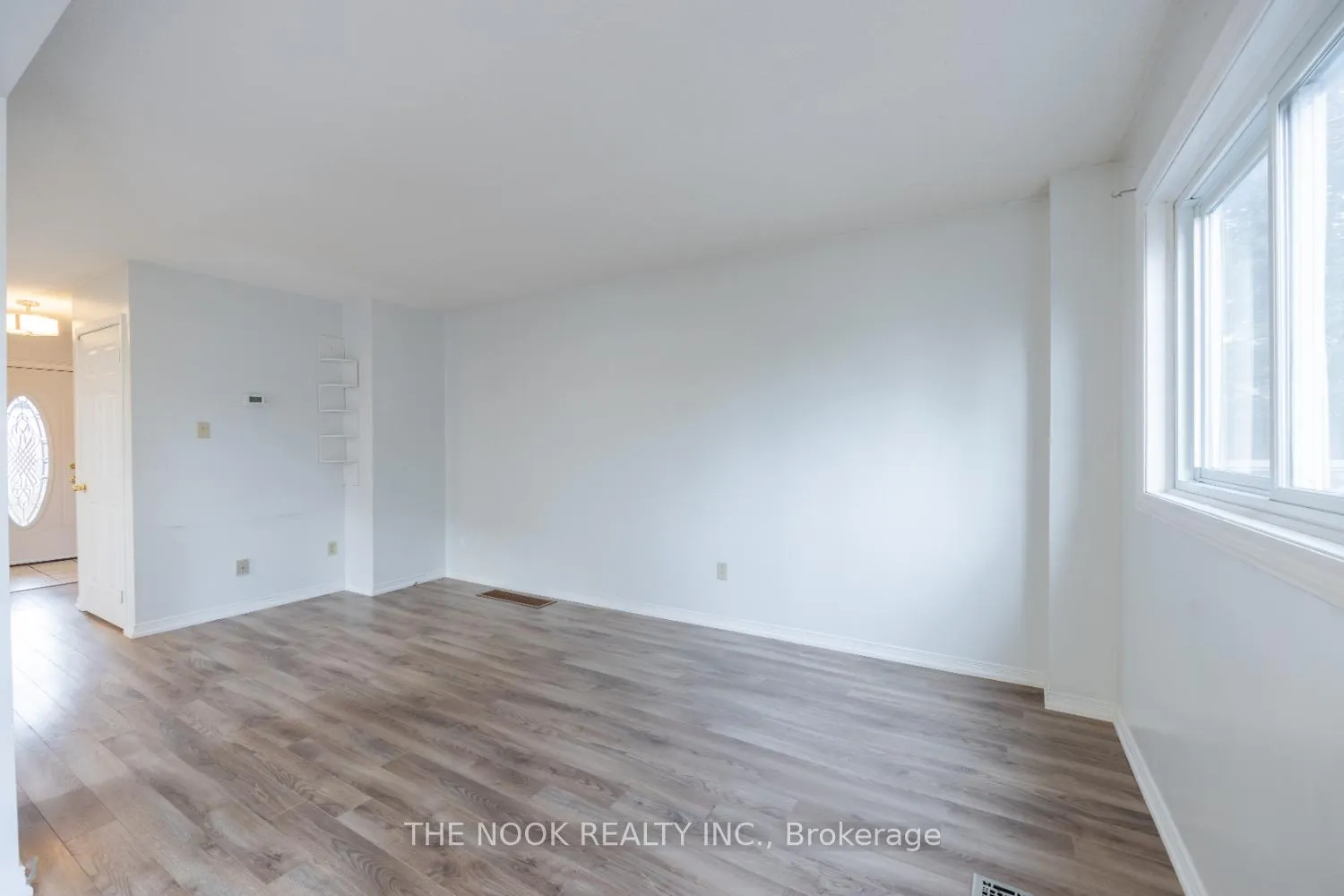 Photo 11 of 606 Cobblehill Drive, Oshawa, Pinecrest — HOMEH
