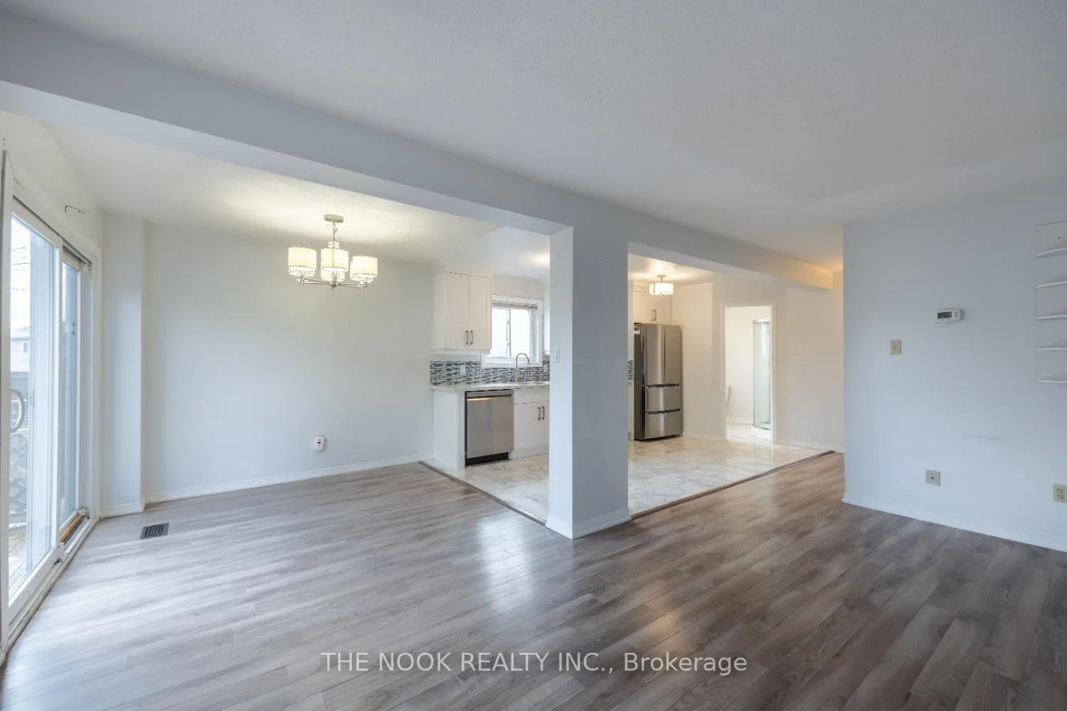 Photo 13 of 606 Cobblehill Drive, Oshawa, Pinecrest — HOMEH